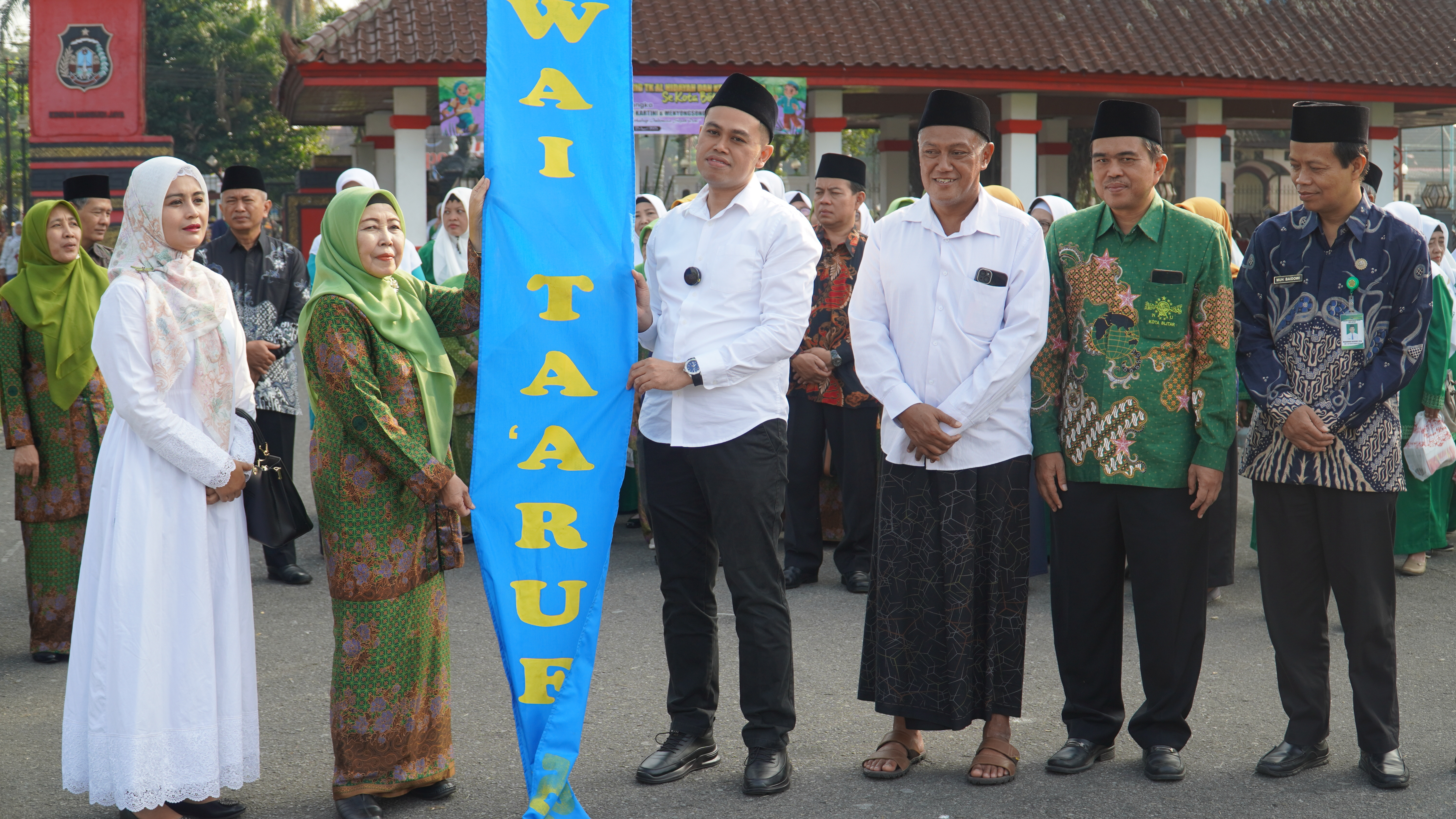 25 April 2025 - Pemberangkatan PAWAI TA&amp;#039;ARUF TK Al Hidayah &amp;amp; KB se-Kota Blitar di Aloon - Aloon Kota Blitar