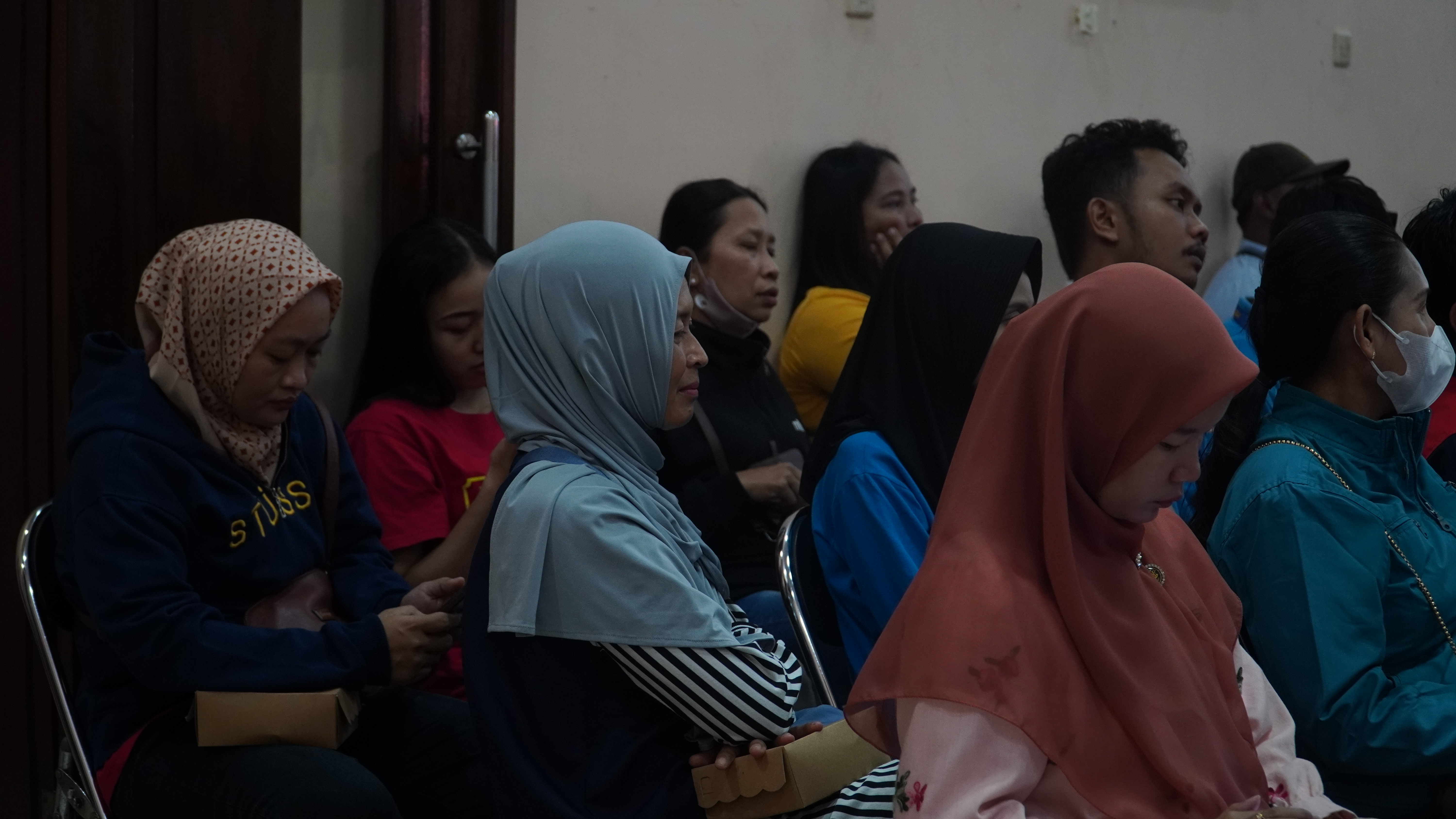 4 Desember 2024 -  Penyerahan Bantuan Alat Usaha dan BLT dari DBHCHT Tahun 2024 di aula DINSOS