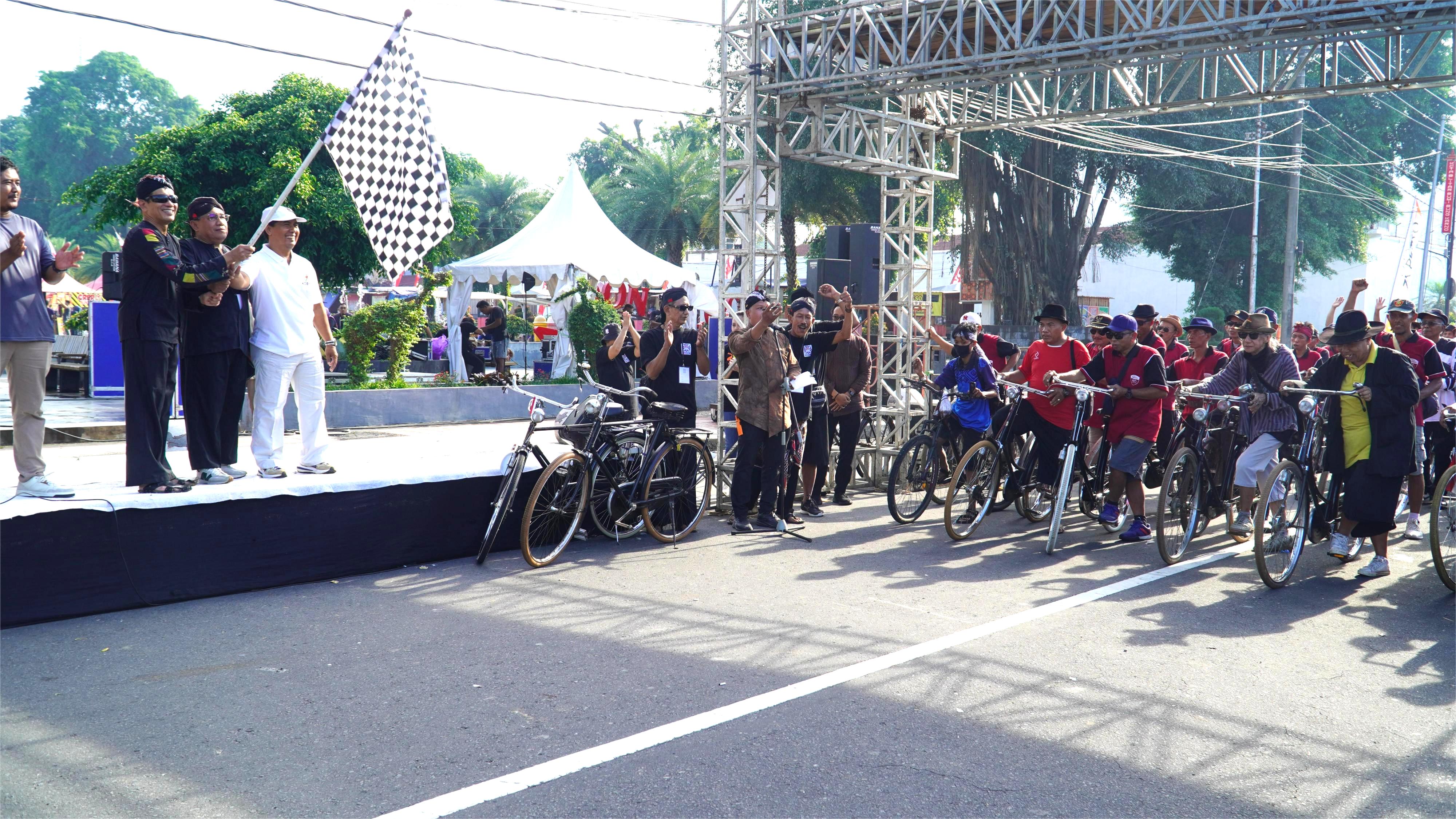 22 Februari 2025 - NGONTEL BARENG - Soekarno Night Run 2025