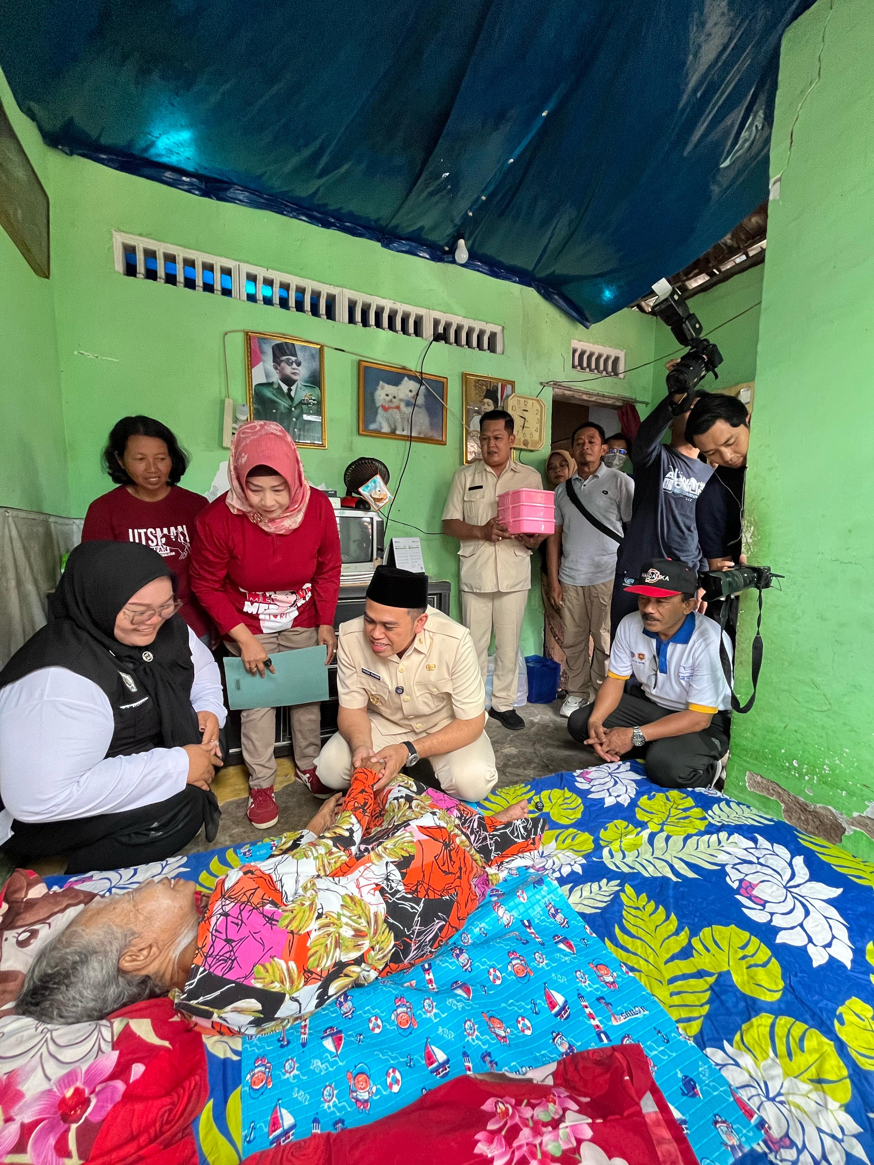 21 Maret 2025 - Pembagian BERKAT SAE untuk lansia (bu Boinem sekorejo, Bpk Hariyanto Plosokerep, Bu Ginah Kauman)