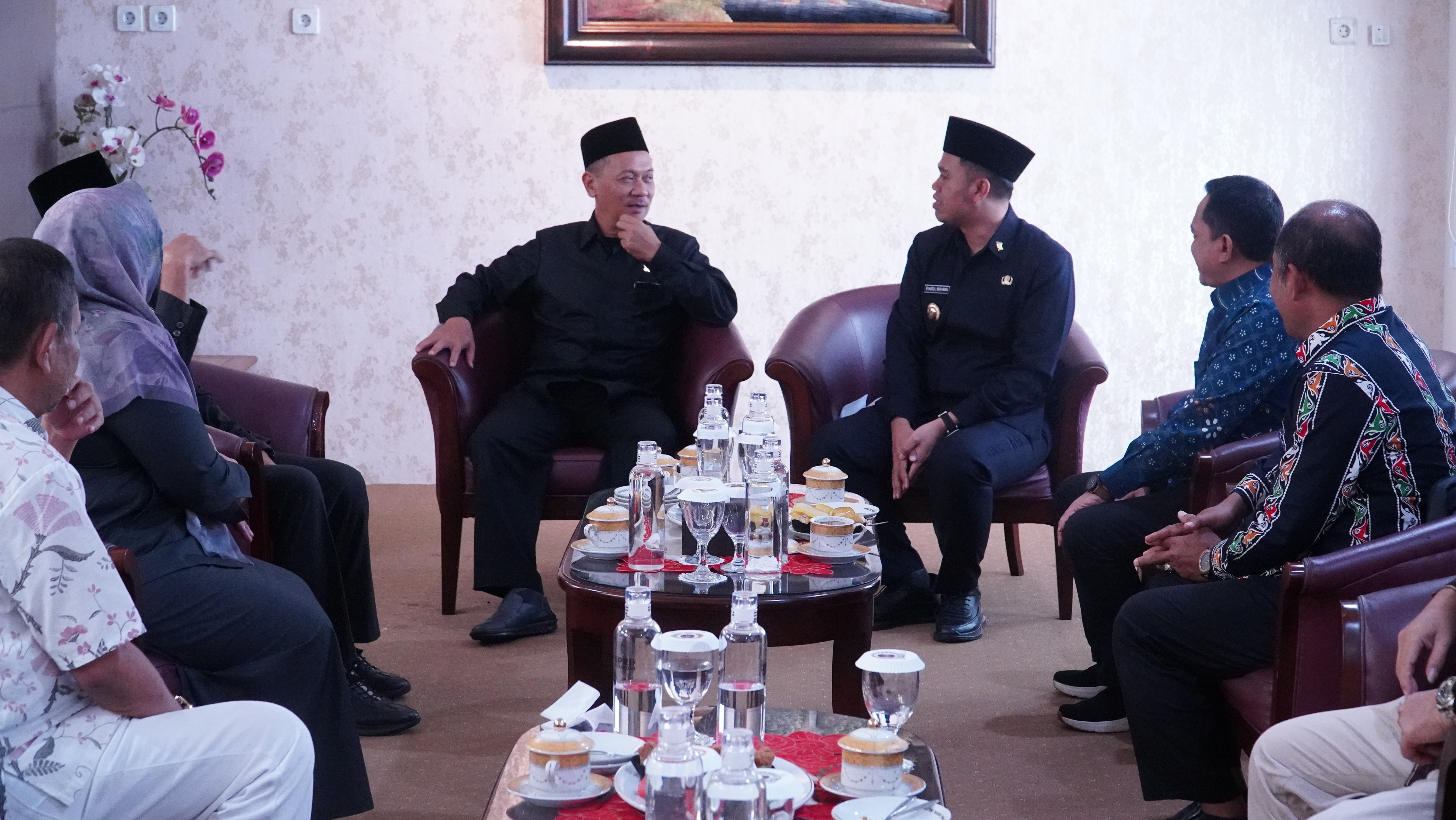 17 Juli 2025-Penerimaan Kunjungan DPN ASDEKSI di Ruang Transit Kantor DPRD