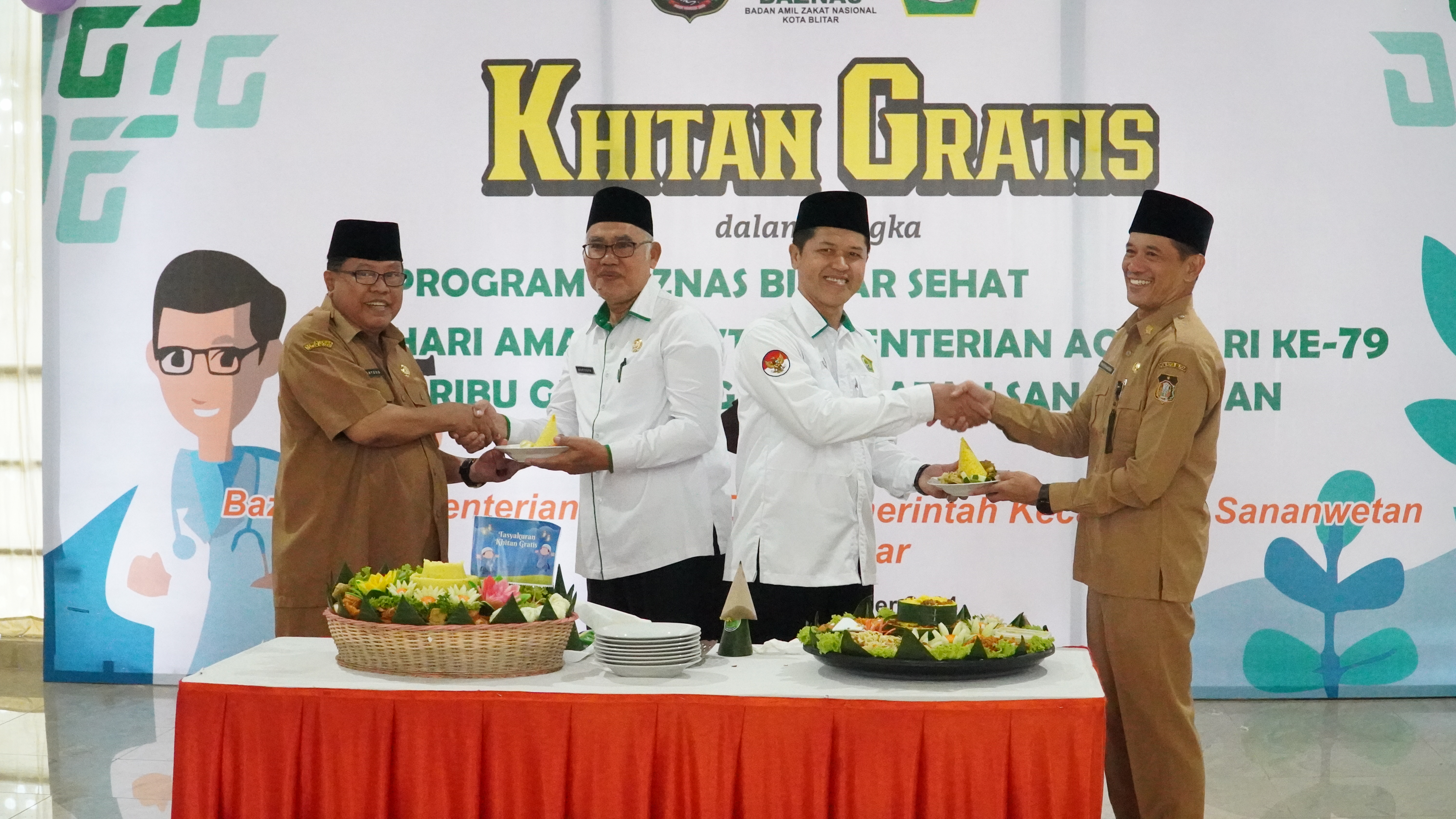 24 Desember 2024 - Khitanan Gratis dalam rangkaian SERIBU GEMILANG &amp;amp; BAZAR UMKM di Lantai 2 Terminal PATRIA