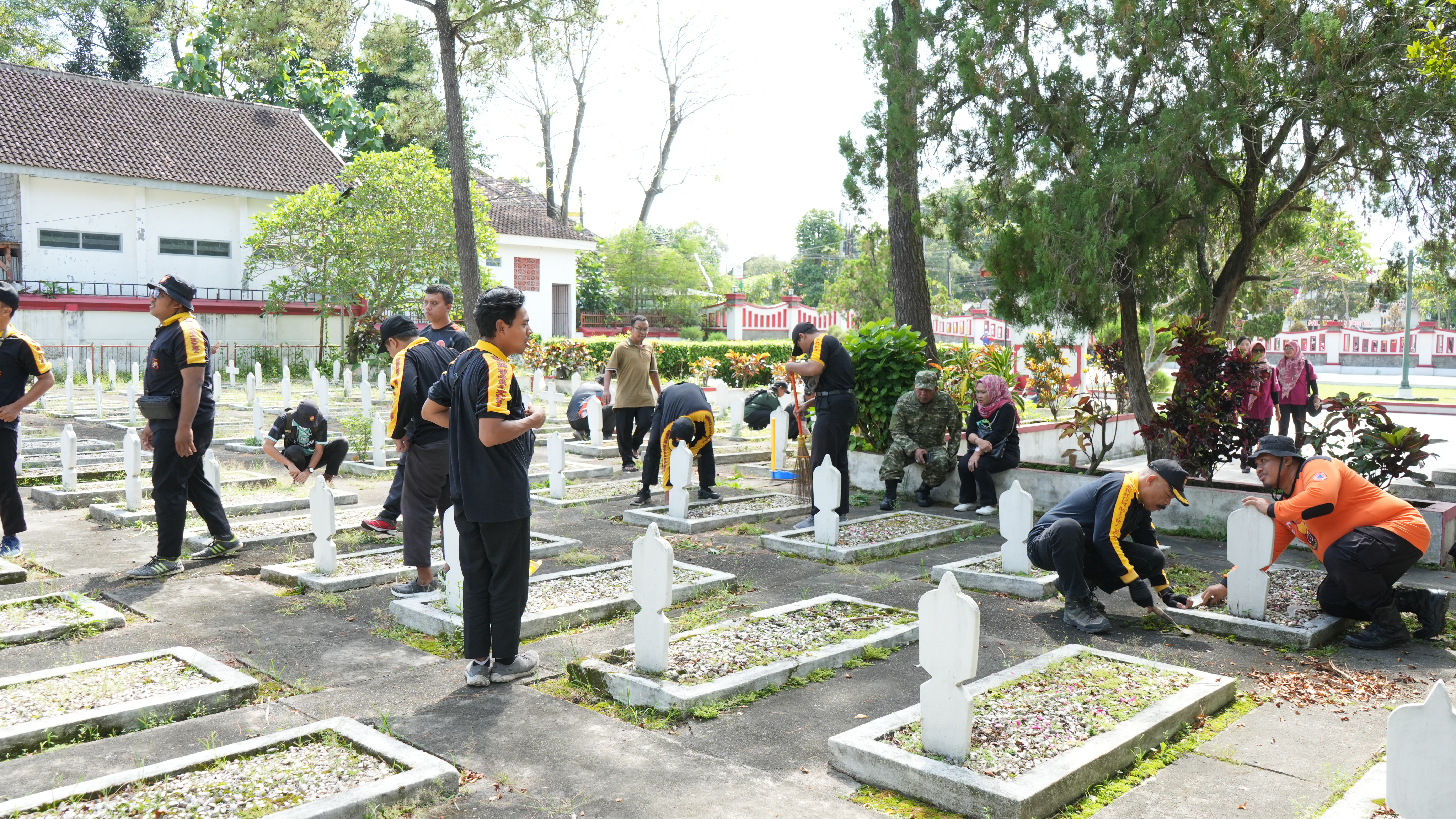 22 Desember 2025- Kerja Bakti Sosial dan Tabur Bunga