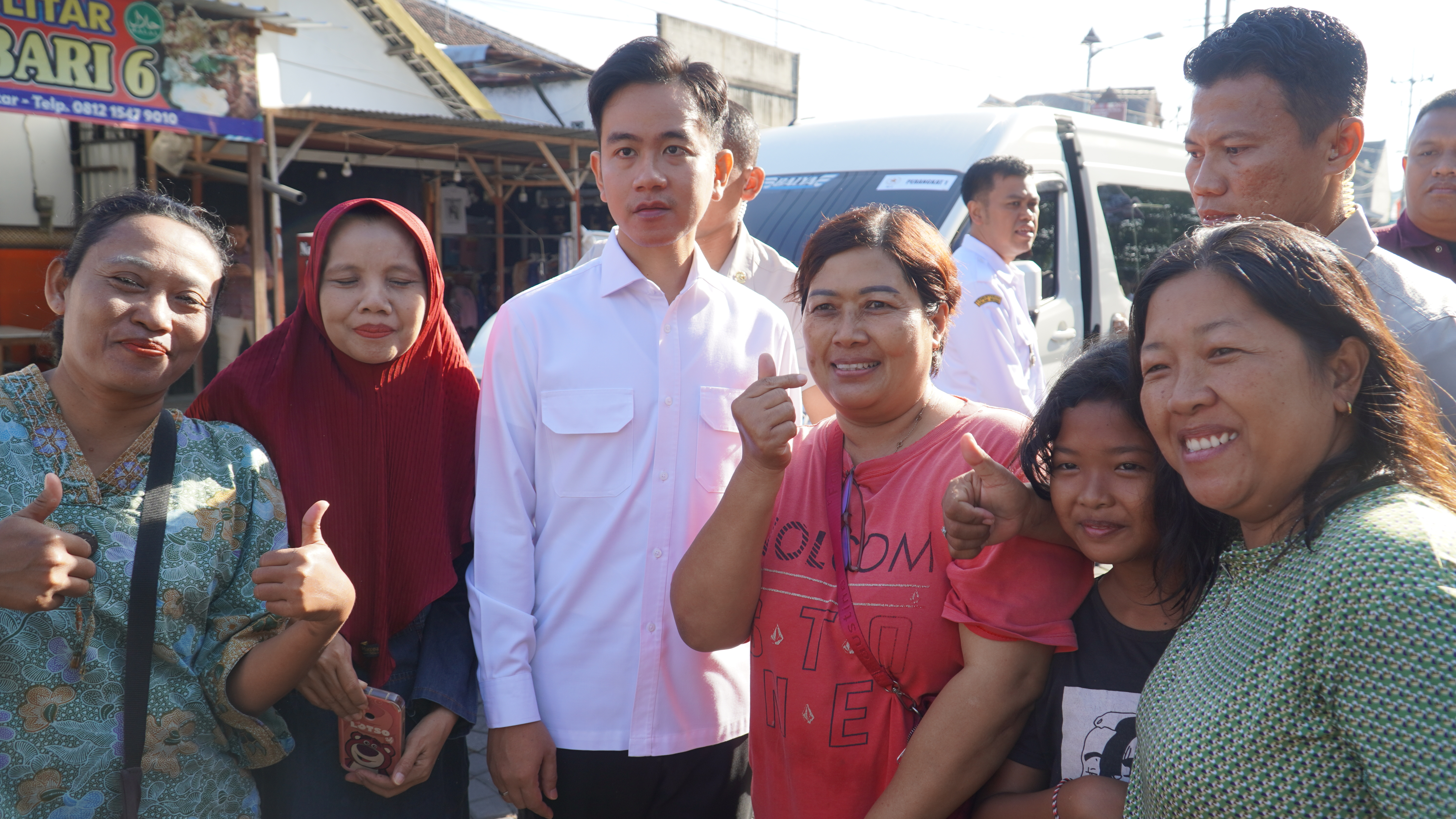 18 Juni 2025 - Sarapan Pagi bersama Wakil Presiden RI di Pecel Mbok Bari 6