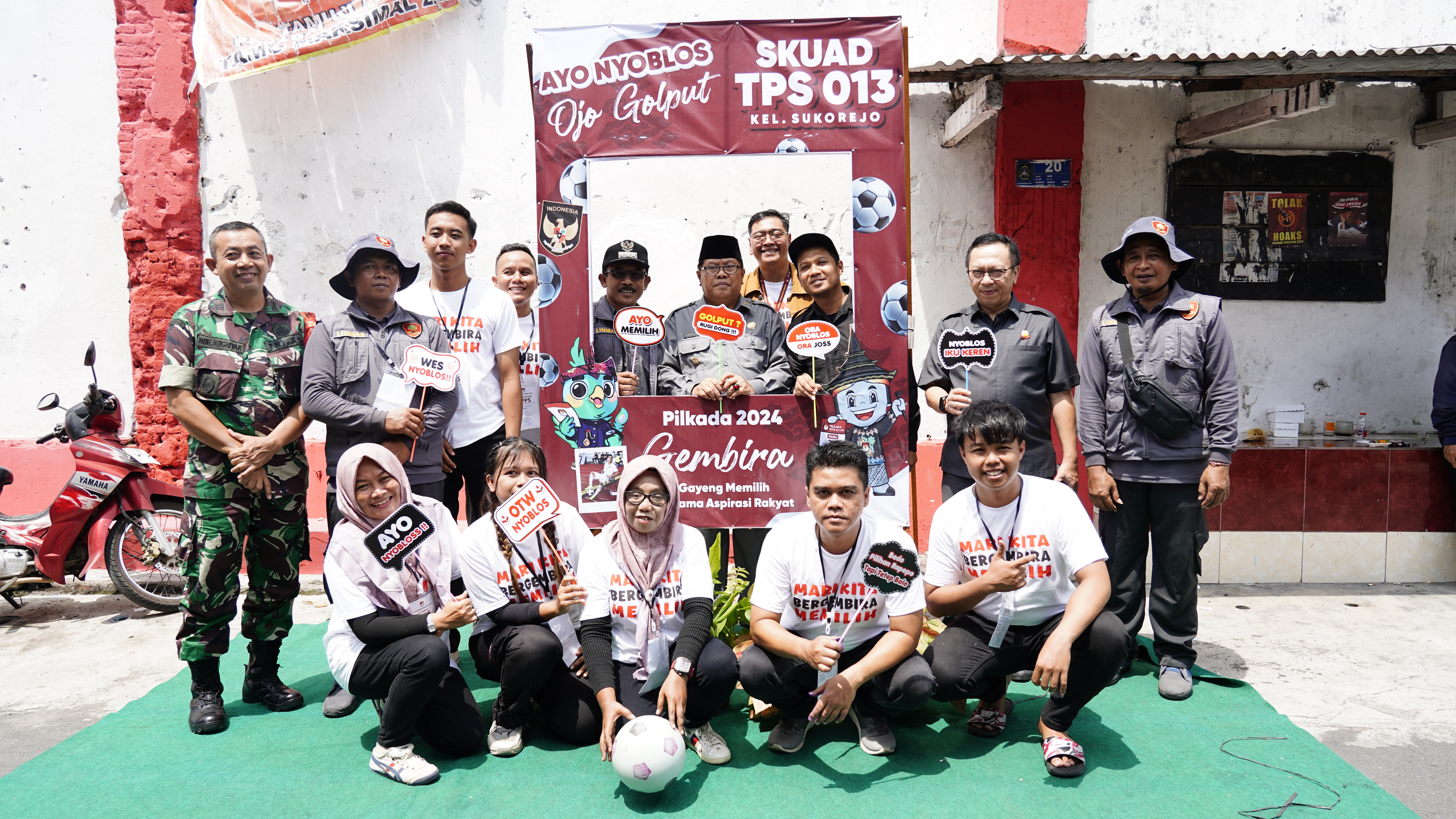 27 November 2024 -  Pak Walikota Yoblos di TPS 5 Kel.Kauman