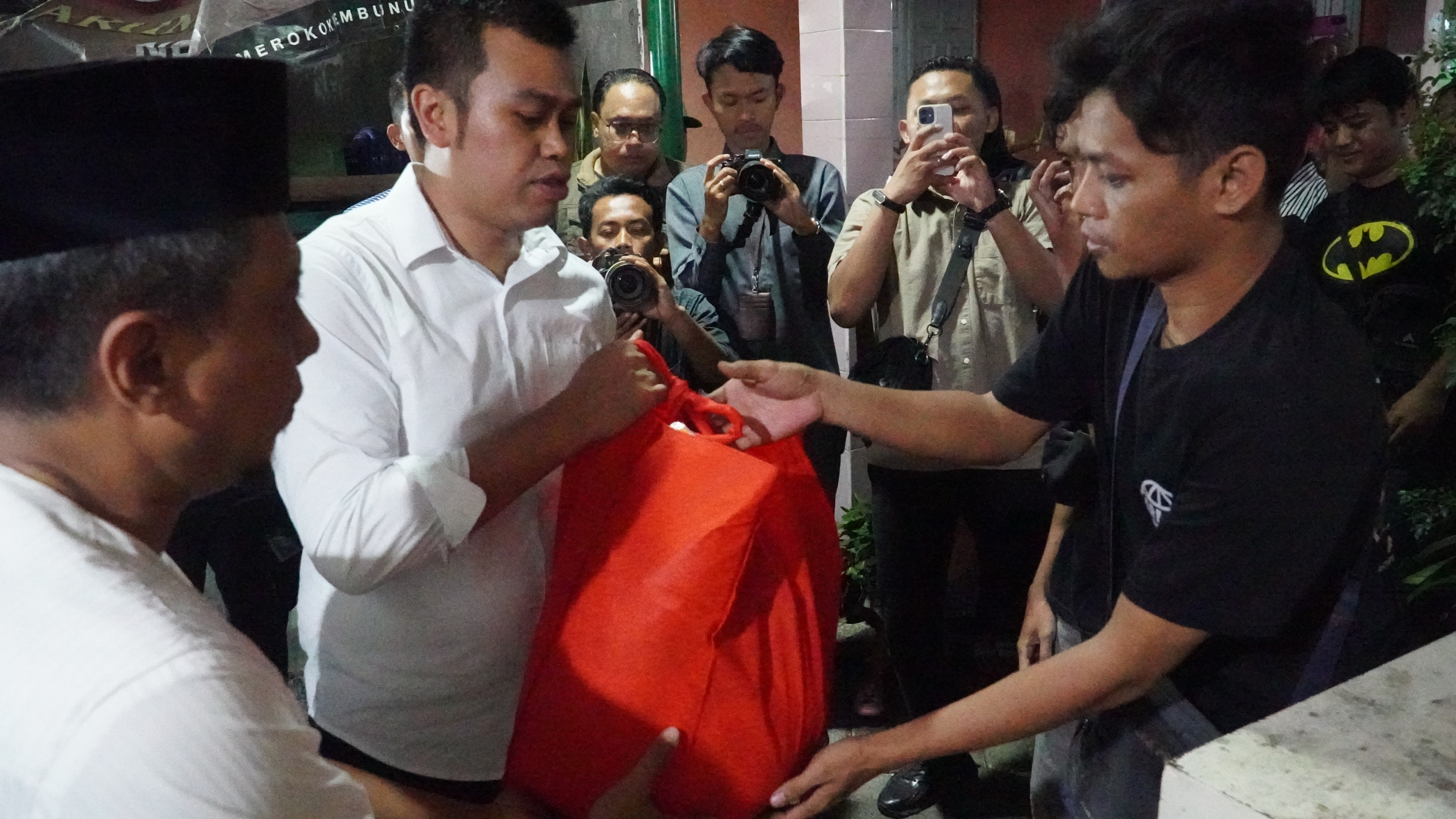 4 Maret 2025 - Penyerahan Bantuan Sembako Bencana di Jl.Kelud, jl.RA Kartini, gedog, klampok