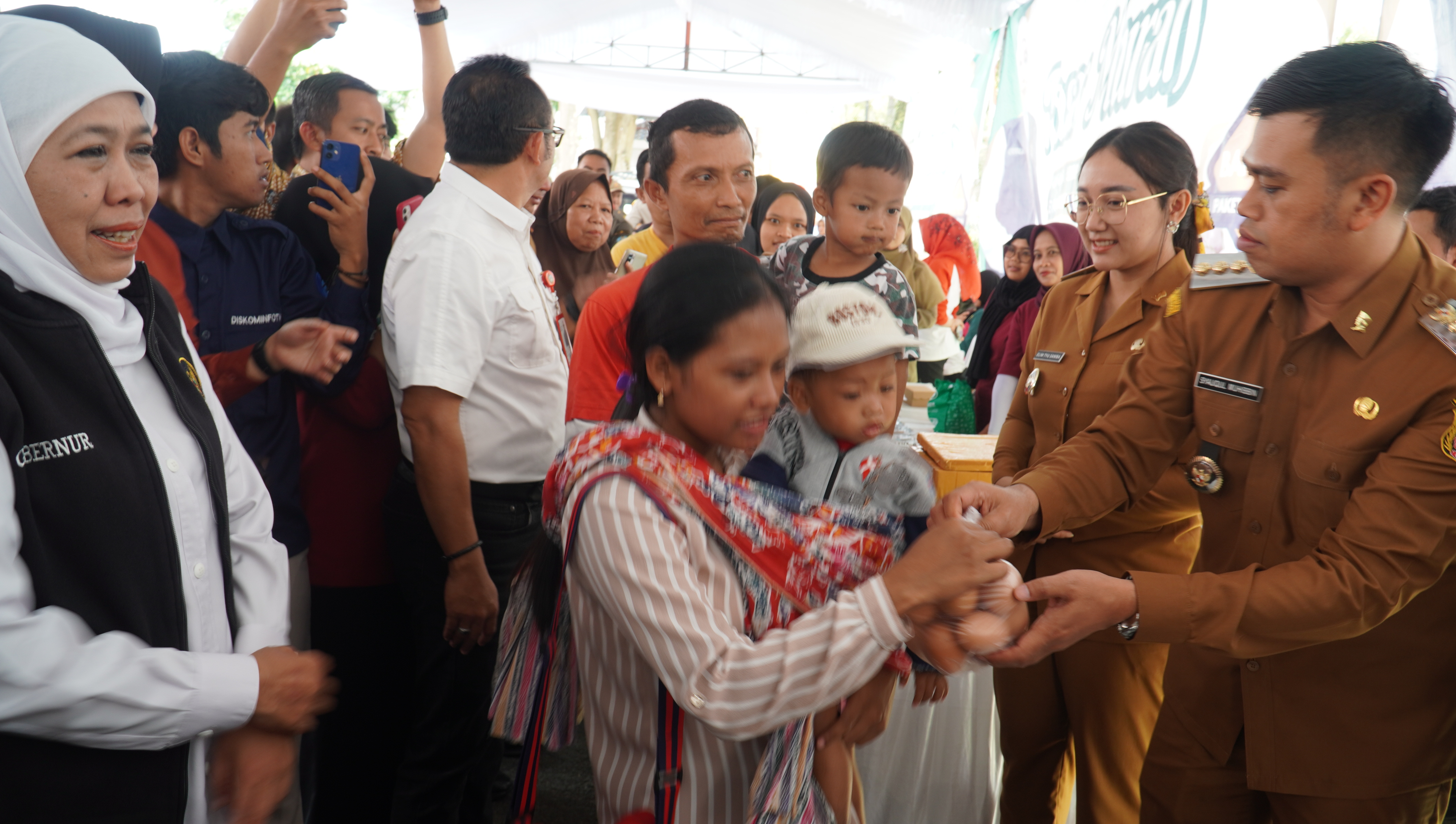 26 Agustus 2025-Tinjau PASAR MURAH bersama Gubenur Jatim di Halaman Kantor Walikota Blitar