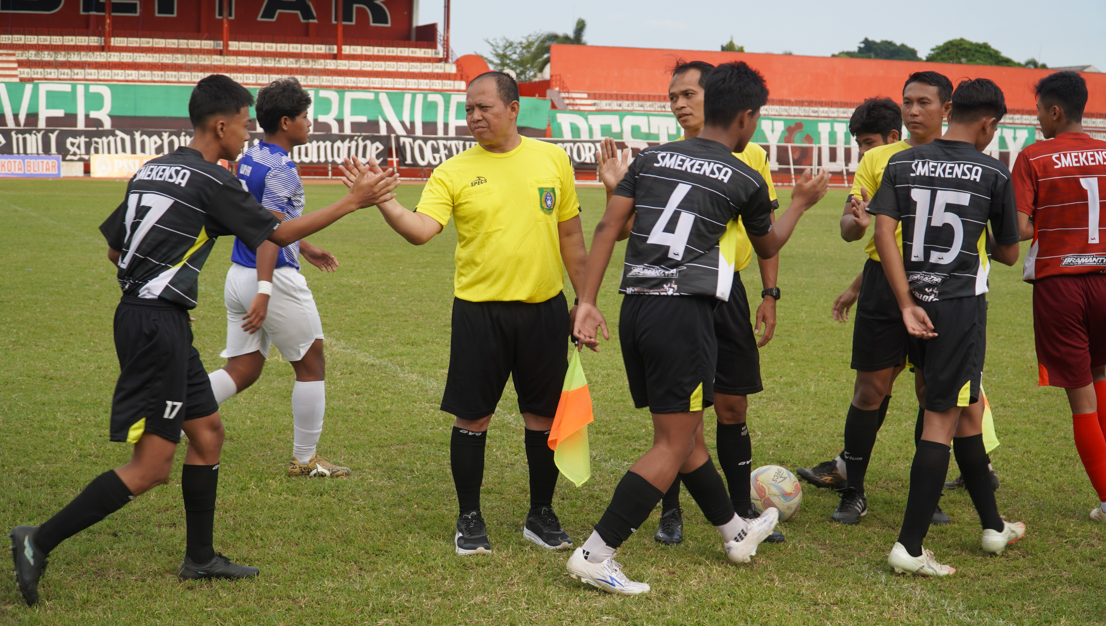 4 Oktober 2025- Nobar Pertandingan Semi Final LIGA PELAJAR WALIKOTA CUP di Stadion Suprijadi
