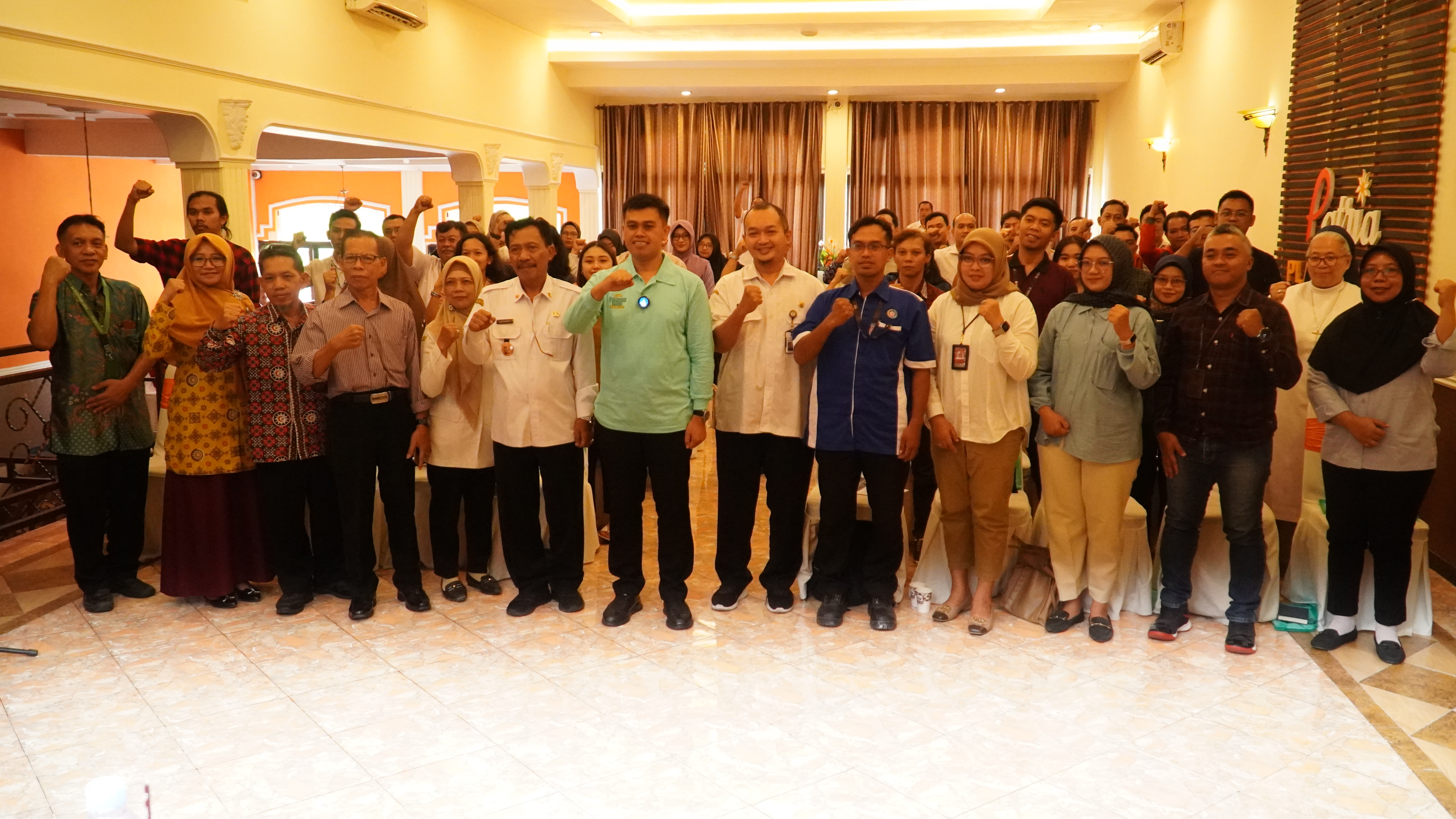 30 April 2025 - Pembukaan Sosialisasi Peraturan Ketenagakerjaan Tentang Pembuatan Peraturan Perusahaan di Ballroom Patria Plaza Hotel