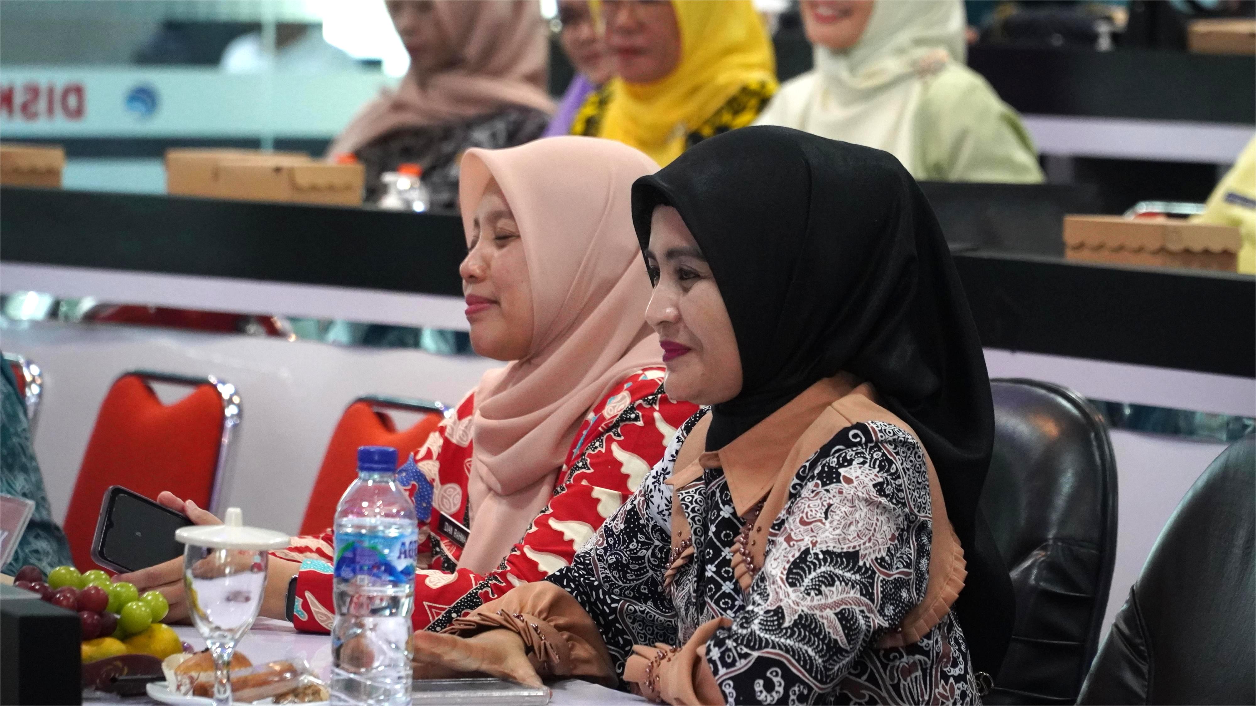5 Desember 2025 - Sosialisasi Penguatan Literasi Digital bagi Perempuan Kota Blitar di Ruang ISC Diskominfotik