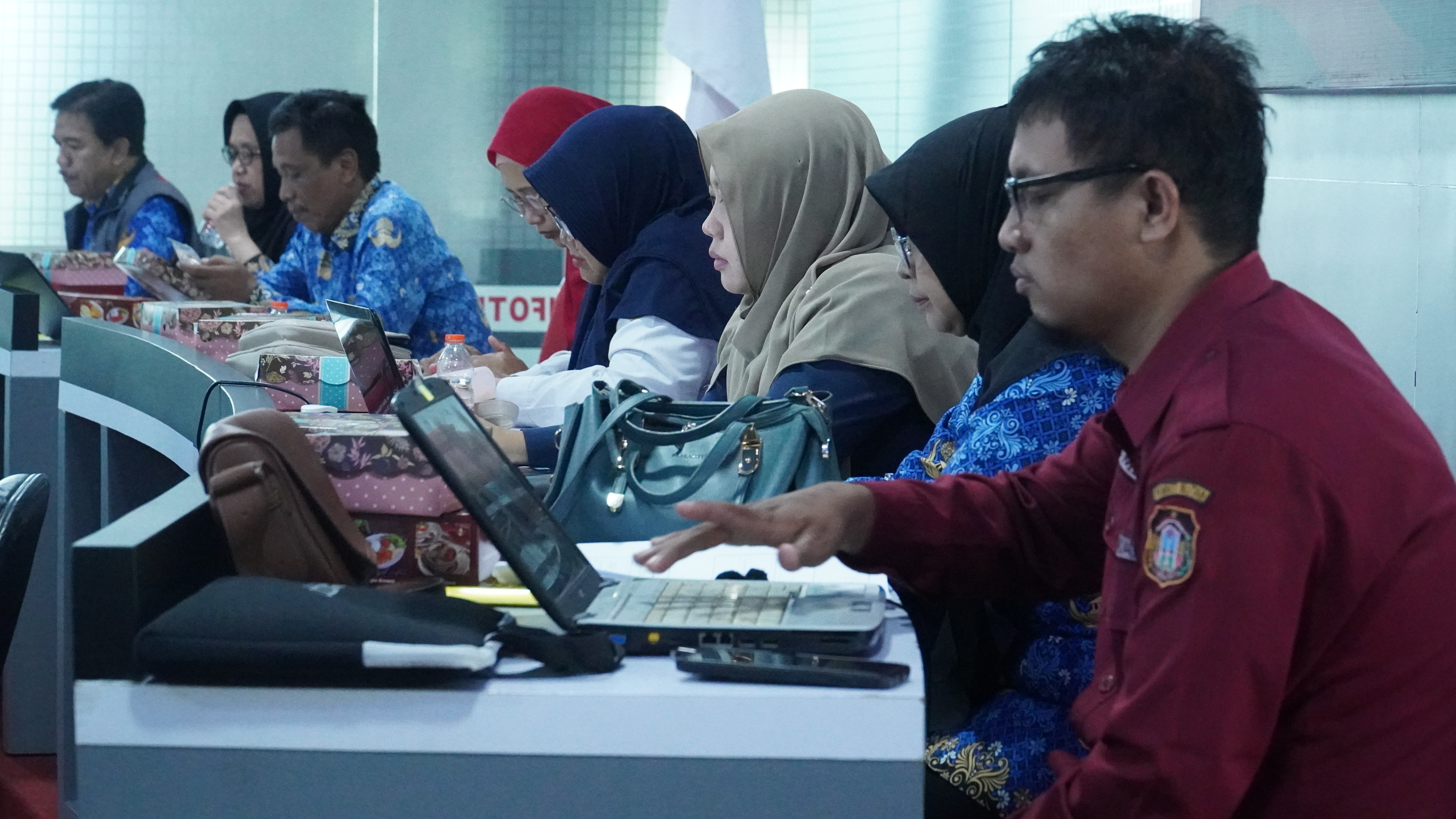 19 Mei 2025 - Rakor Pengendalian Inflasi dan Sosialisasi Percepatan Pembentukan Koperasi Desa Kelurahan Merah Putih secara daring di ISC Diskominfotik