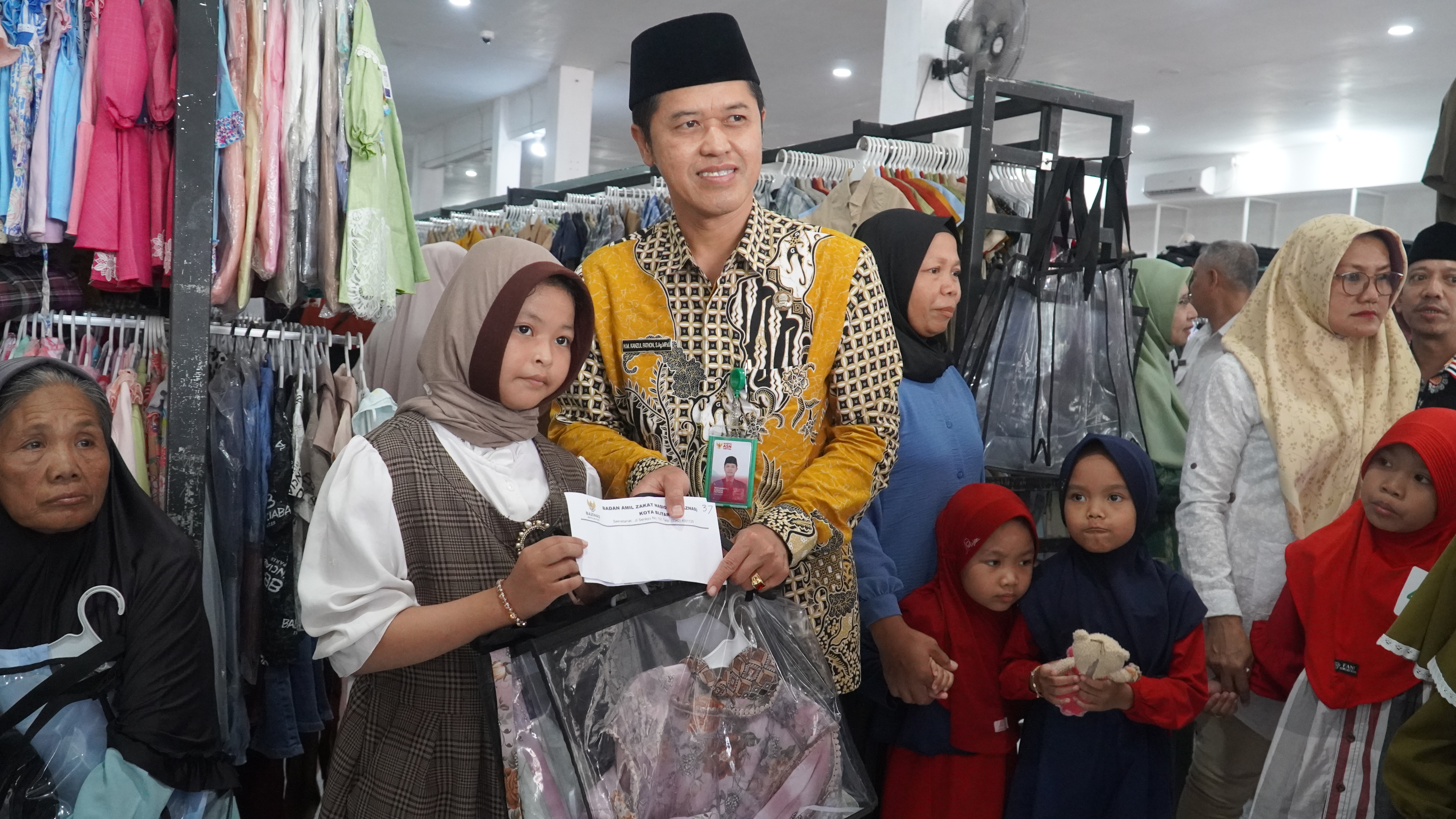 26 Maret 2025 - Orang Tua Asuh Sehari (OASE) di TokoMurah Sae jl.Tanjung &amp;amp; azizah Pakunden
