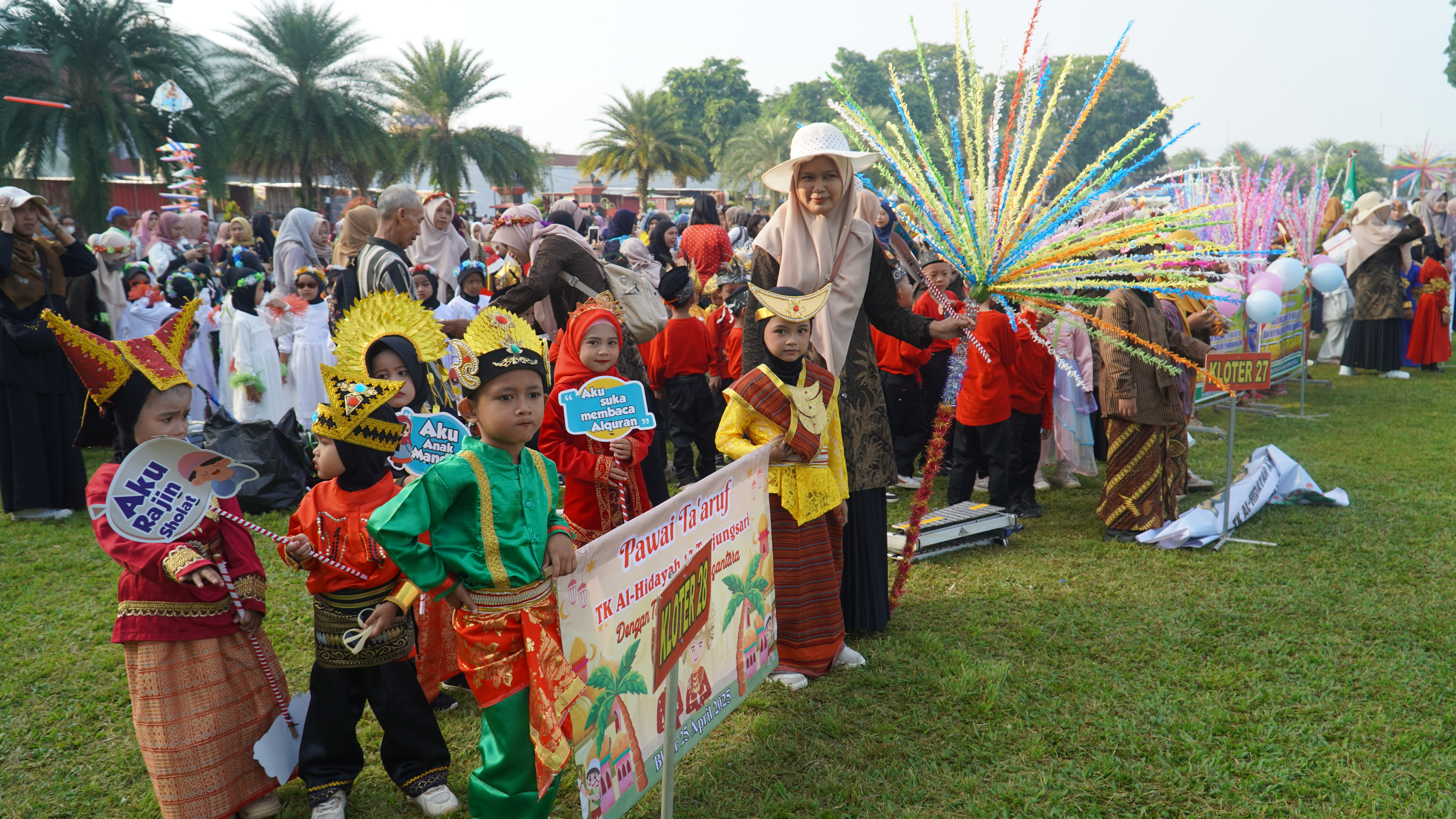 25 April 2025 - Pemberangkatan PAWAI TA&amp;#039;ARUF TK Al Hidayah &amp;amp; KB se-Kota Blitar di Aloon - Aloon Kota Blitar