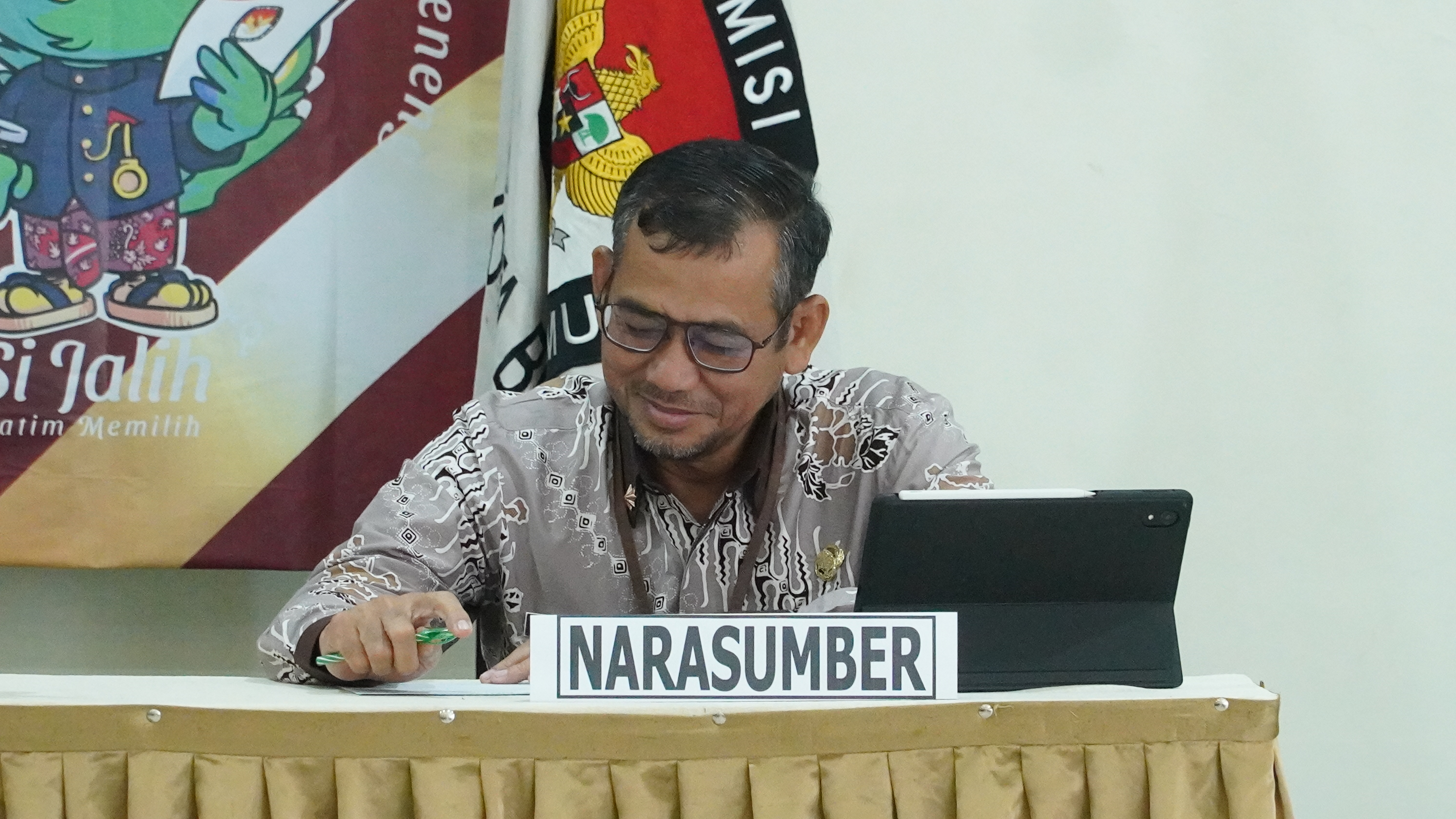 Rapat Evaluasi Kehumasan dlm Pemilihan Gub Wakil Gub walikota wakil walikota blitar thn 2024