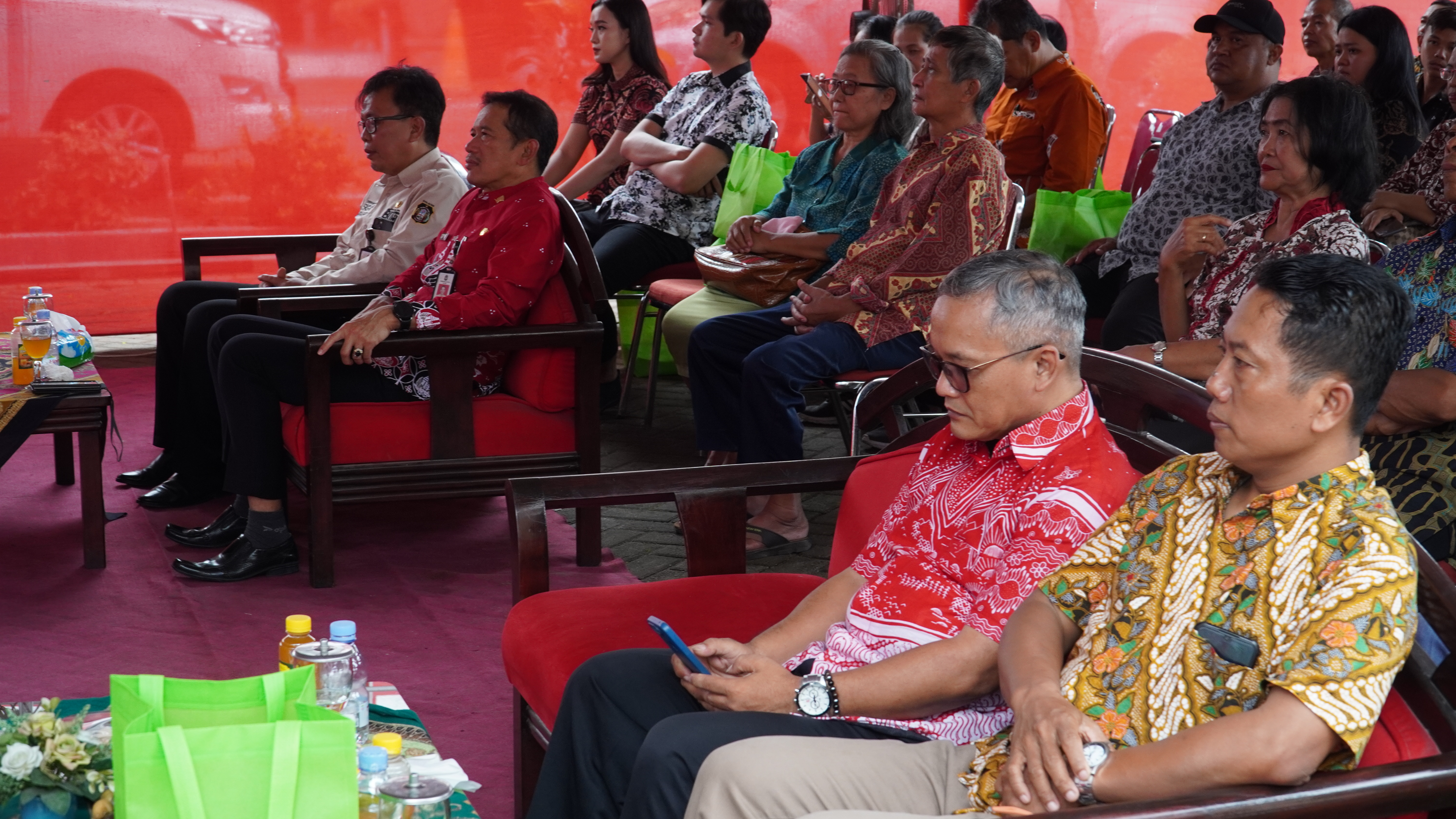 12 Desember 2024 - PENAK MAS EDI (Pelayanan Pencatatan Perkawinan Massal Sehari Jadi) 2024 di halaman DISPENDUKCAPIL