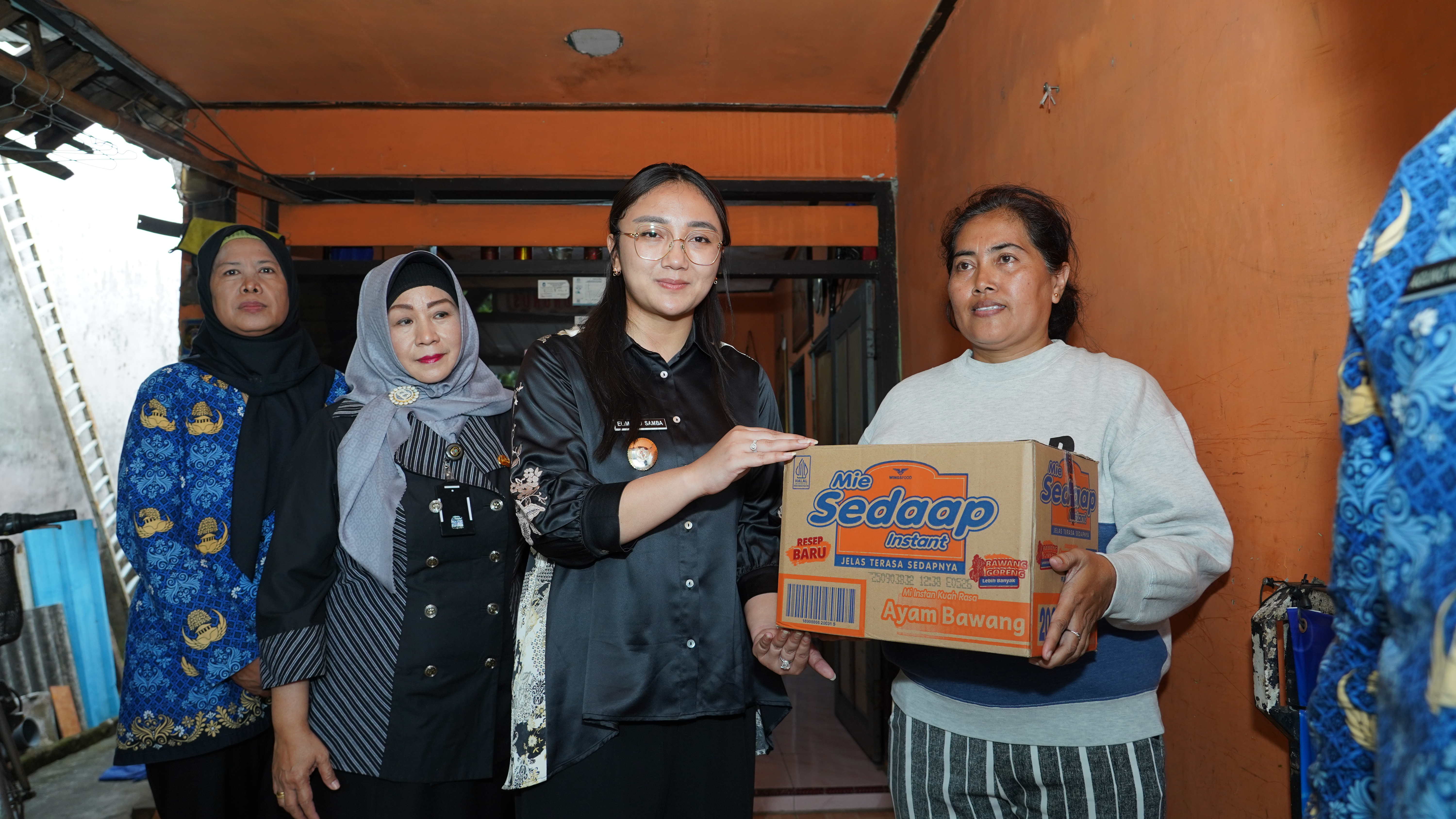 Oktober 2025 - Penyerahan bantuan korban angin kencang di Jl.Sumatra, jl.Jawa &amp;amp;amp;amp;amp; Jl.Natuna