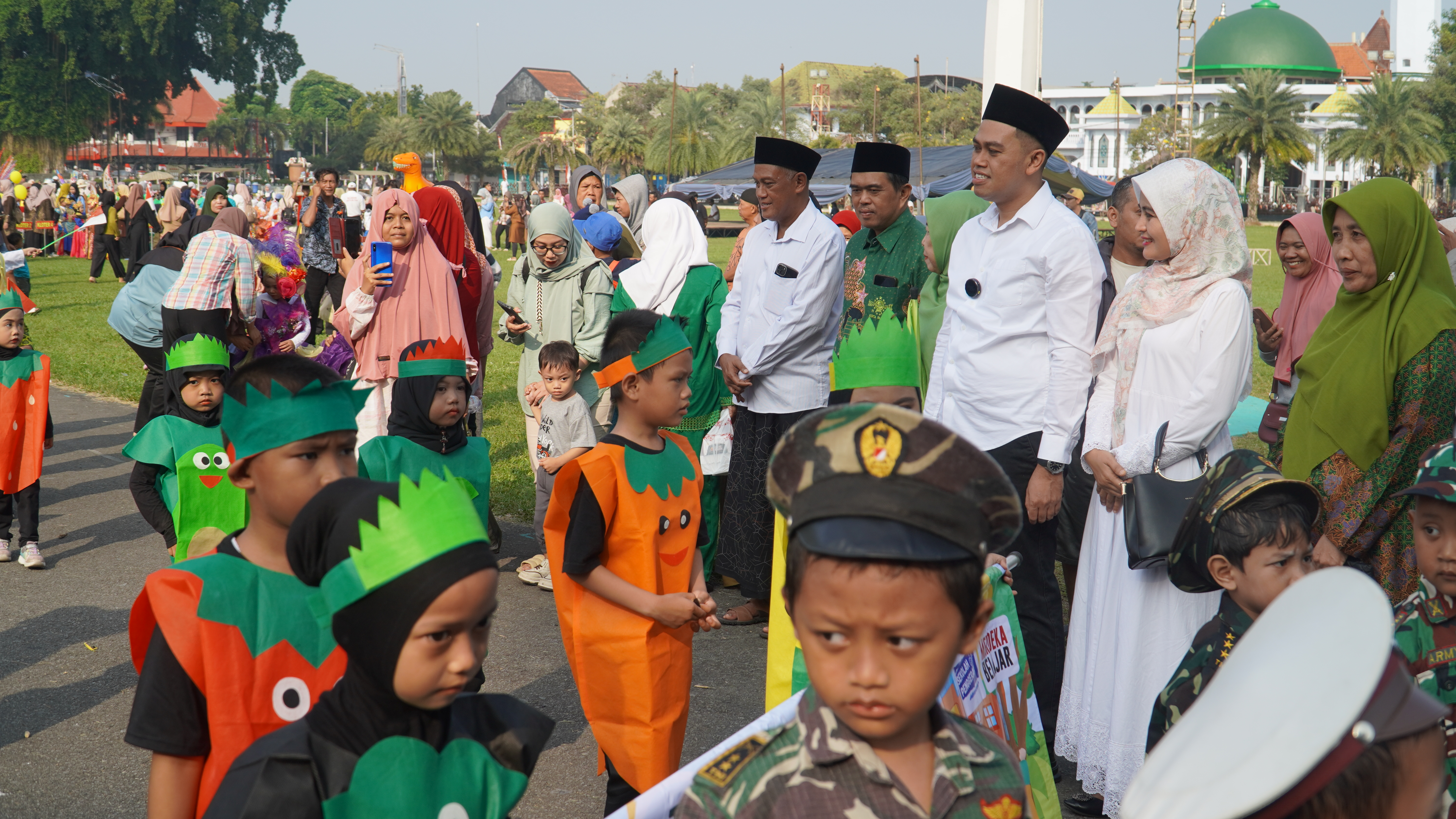 25 April 2025 - Pemberangkatan PAWAI TA&amp;#039;ARUF TK Al Hidayah &amp;amp; KB se-Kota Blitar di Aloon - Aloon Kota Blitar
