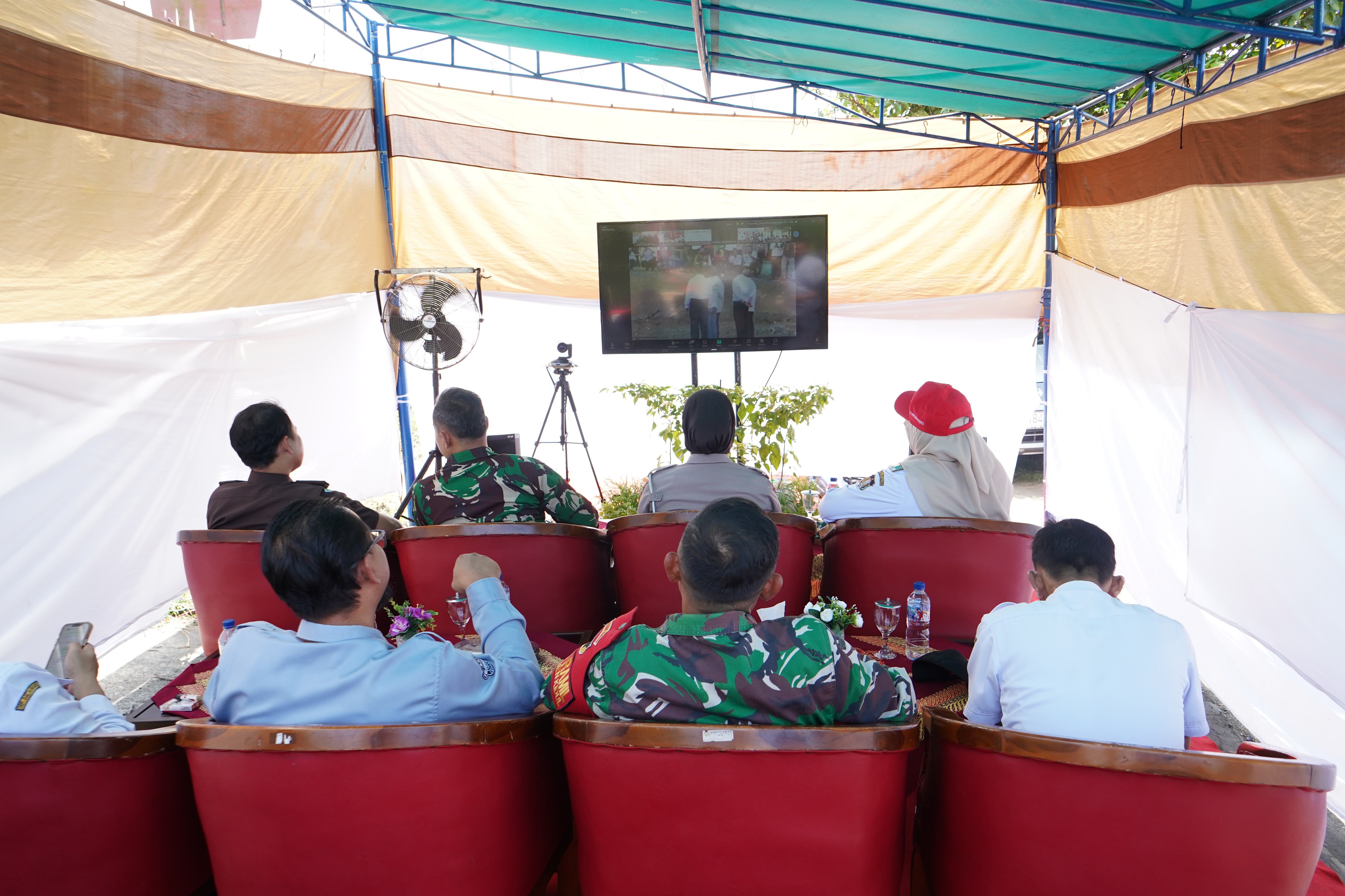 GERAKAN TANAM PADI SERENTAK DI 14 PROVINSI Zoom bersama PRESIDEN RI di Jl.Wachit Hasim Tanggung