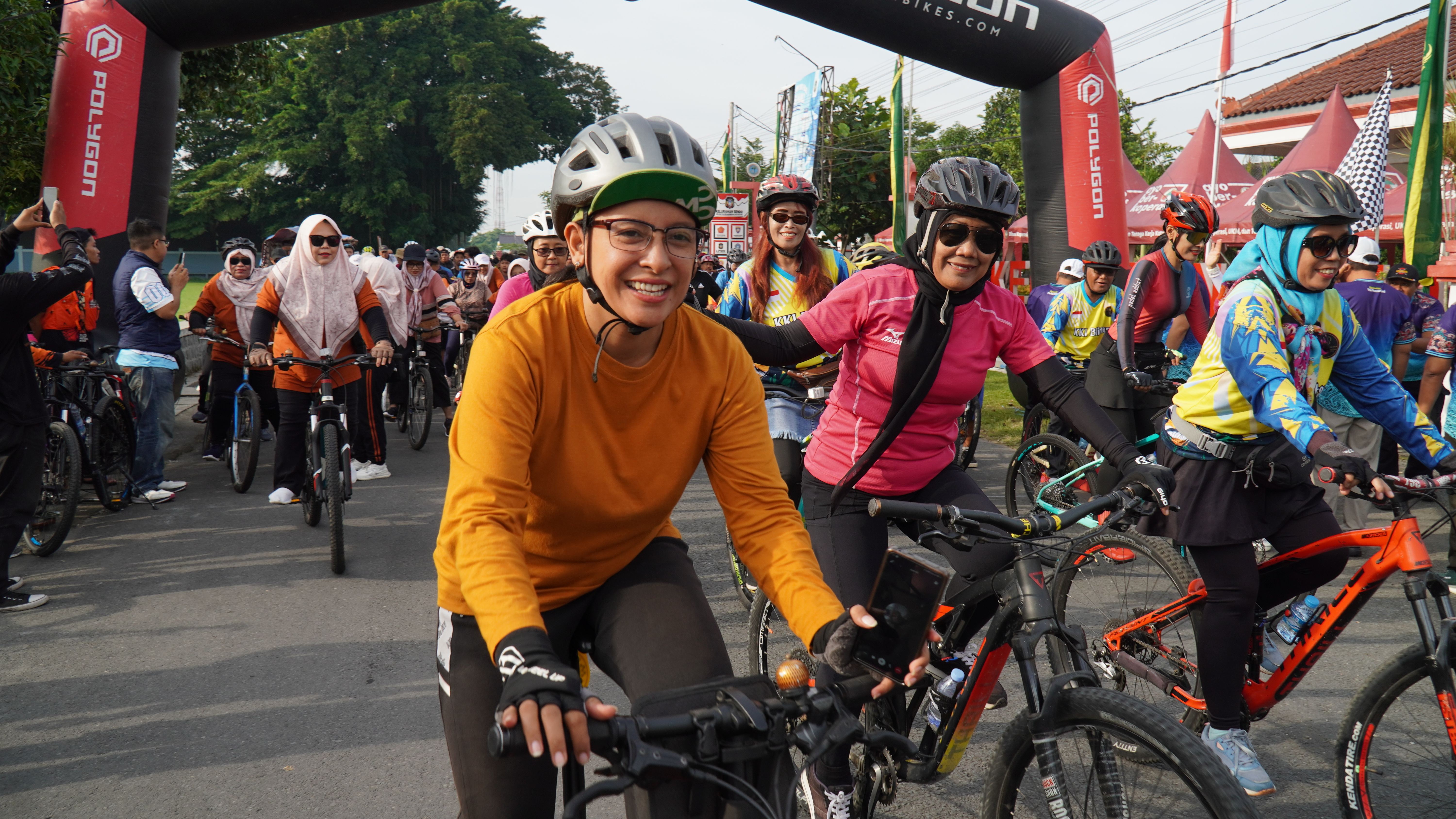 13 Desember 2025- BU SRI WES BISA (Seribu Srikandi Gowes Sambil Wisata) Kec.Kepanjenkidul