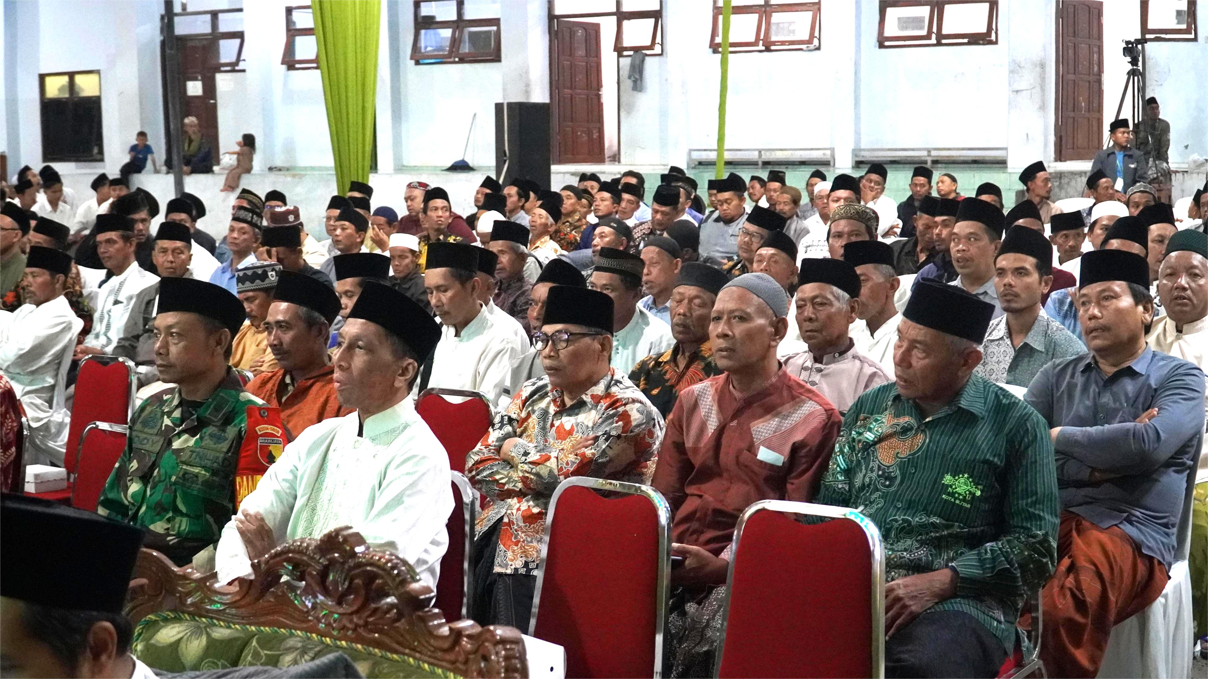 1 Februari 2025 -  Haflah Akhirussanah Pondok dan MHM  Lirboyo IV di Pelataran Ponpes Lirboyo IV Cabang Santren