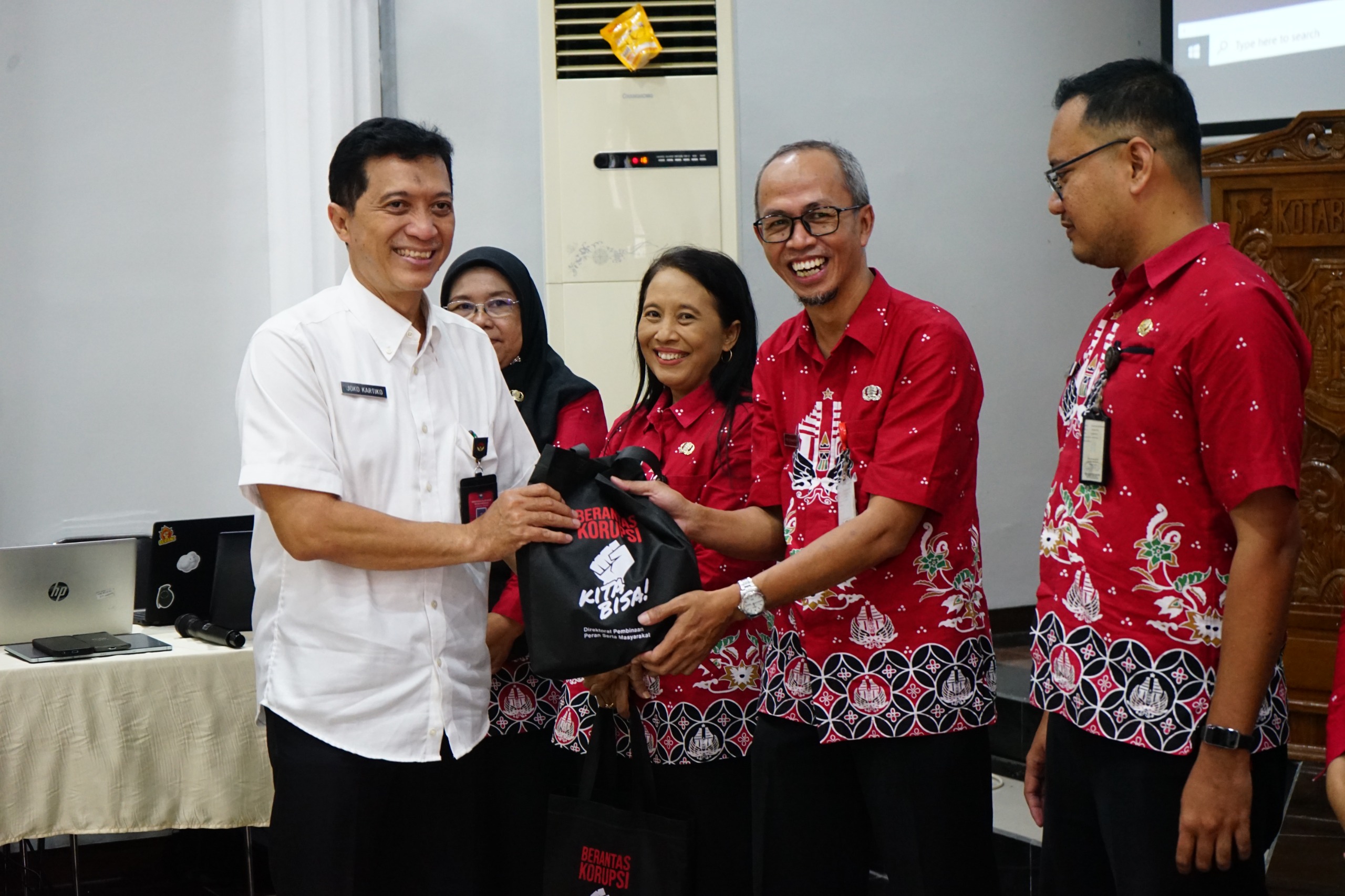 14 November 2024 - Monitoring dan Evaluasi Layanan Nomor Tunggal Panggilan Darurat Call Center  112
