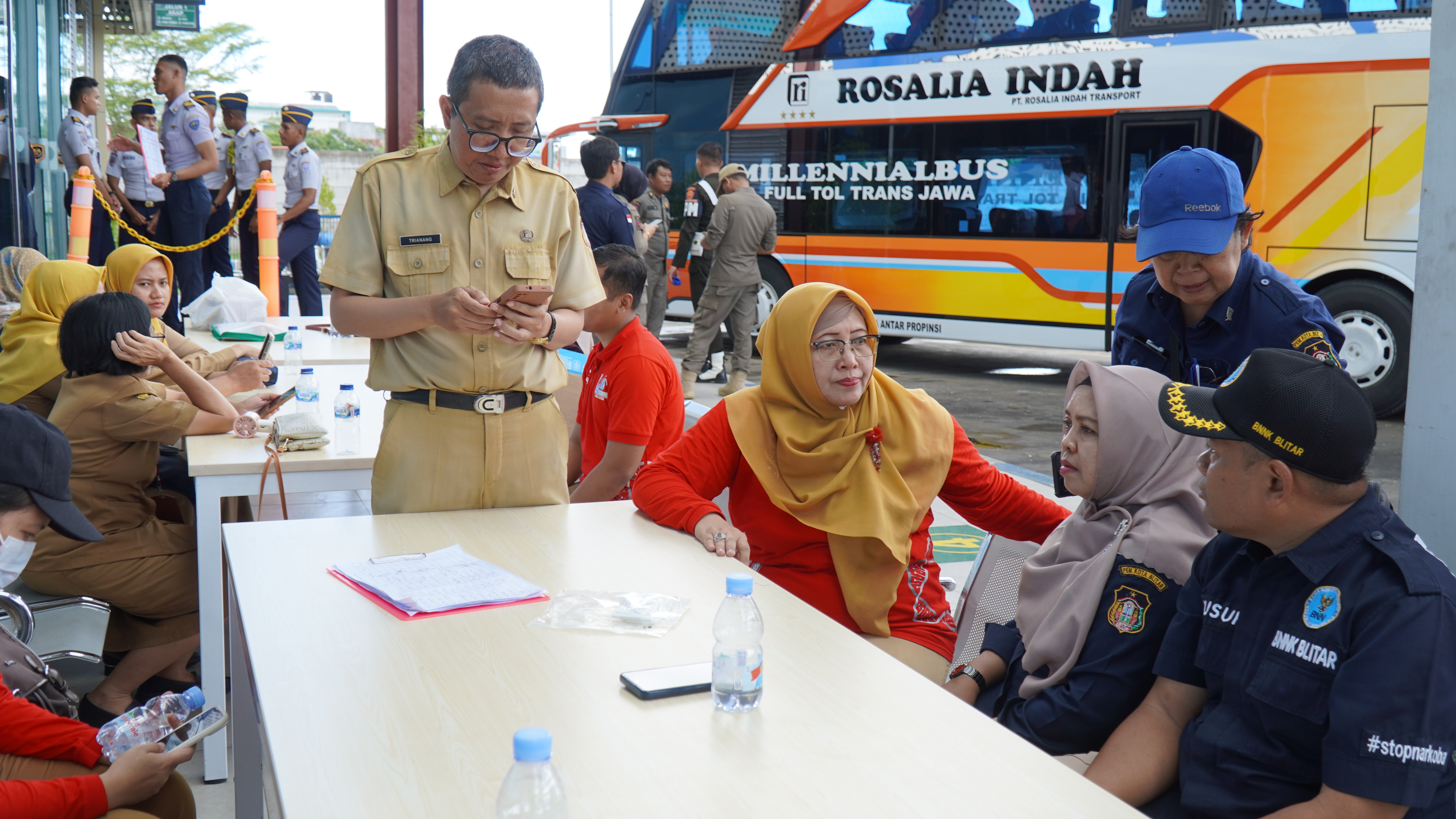 23 Desember 2025- Uji Urine Awak Kendaraan Angkutan Umum di Terminal Tipe A Patria Kota Blitar