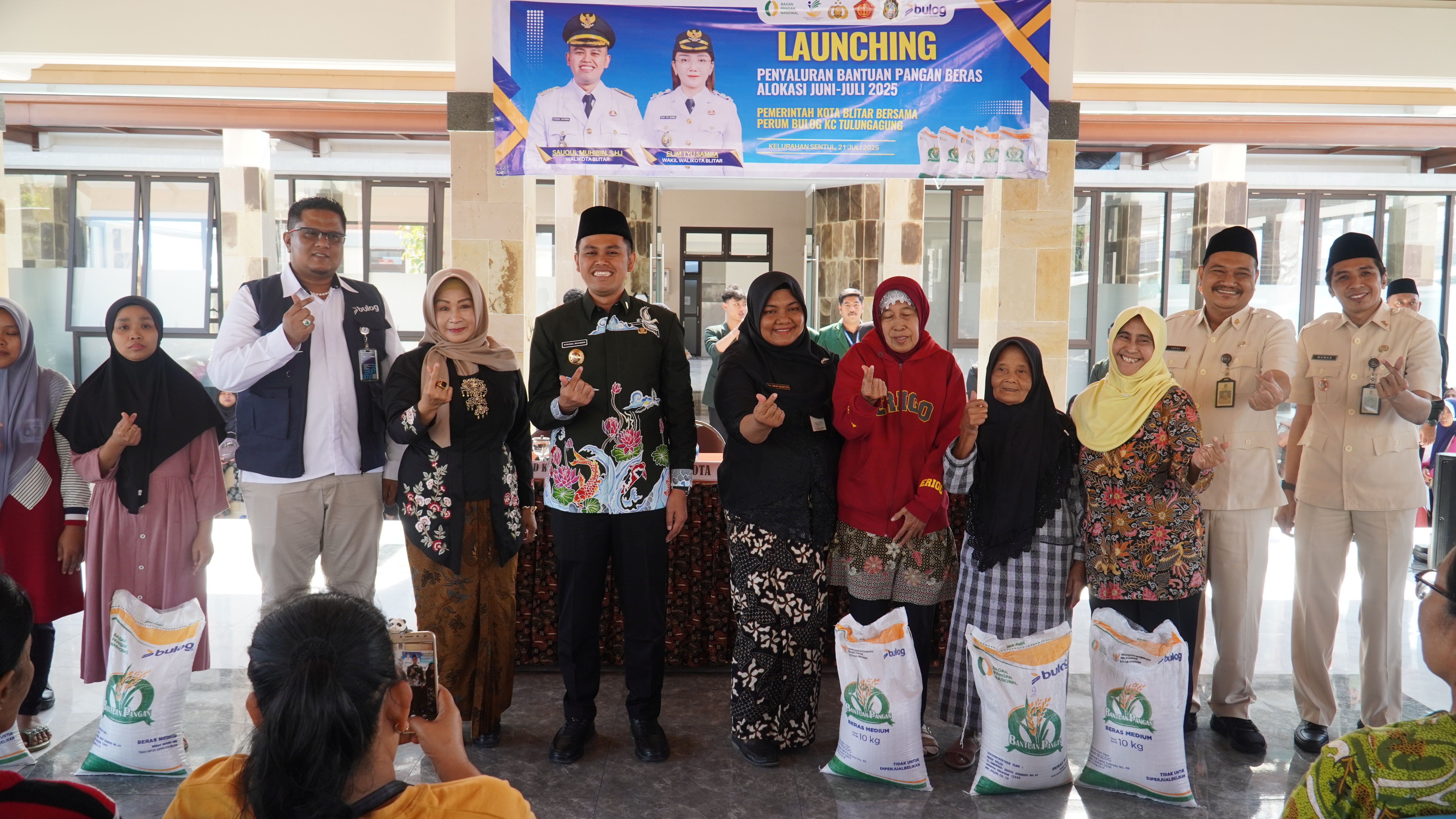 21 Juli 2025-Penyerahan Bantuan BAPANAS di Kel.Sananwetan, Kel.Pakunden, Kel.Sentul