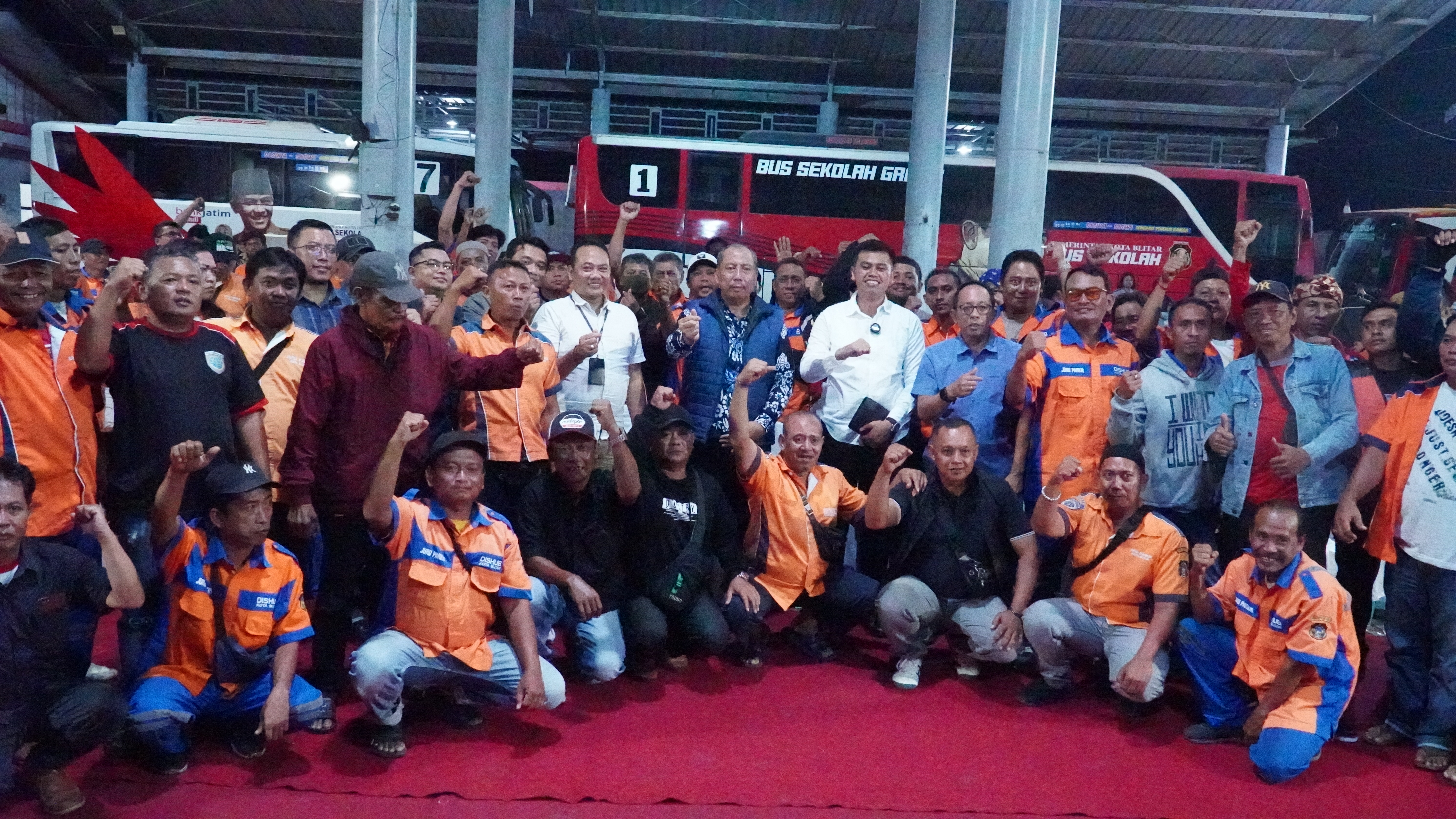 16 Juni 2025 - Jukir Ngopi Bareng MAS WALI di Area Bus Sekolah Dinas Perhubungan