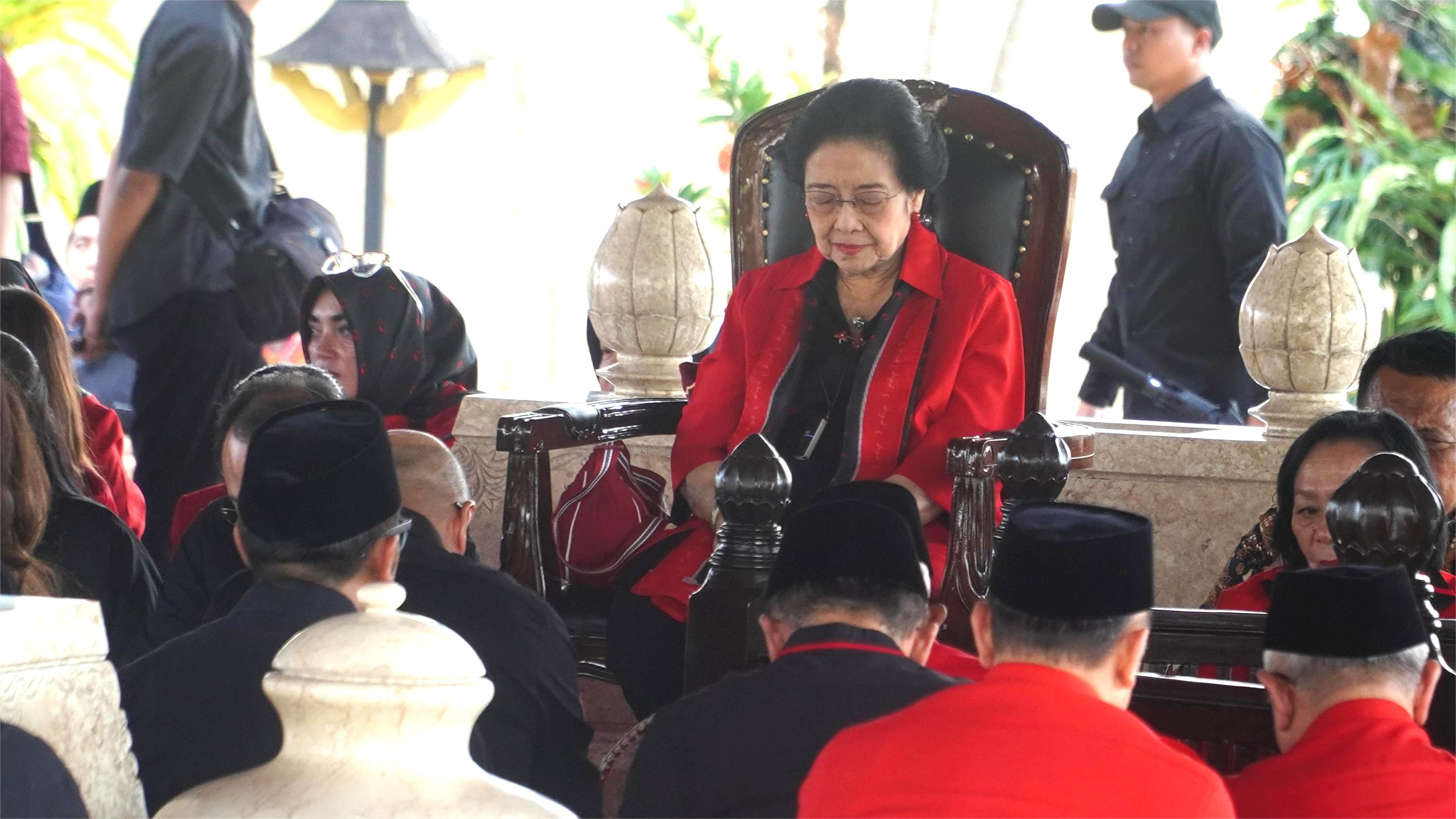 6 Juni 2025 - Kunjungan Ibu Megawati S.P di Makam Bung Karno &amp;amp; Pendopo Ronggo Hadinegoro