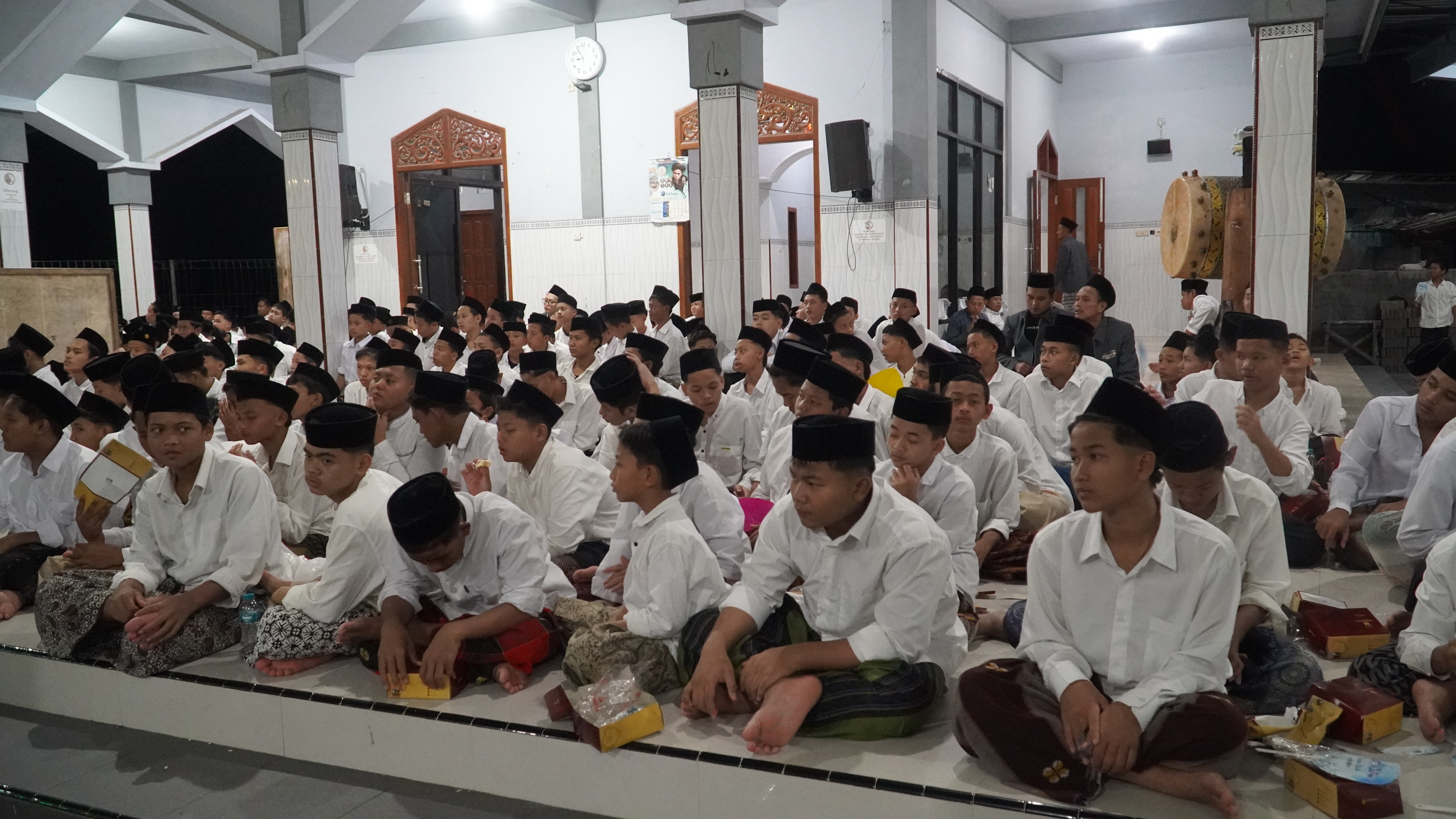 1 Februari 2025 -  Haflah Akhirussanah Pondok dan MHM  Lirboyo IV di Pelataran Ponpes Lirboyo IV Cabang Santren