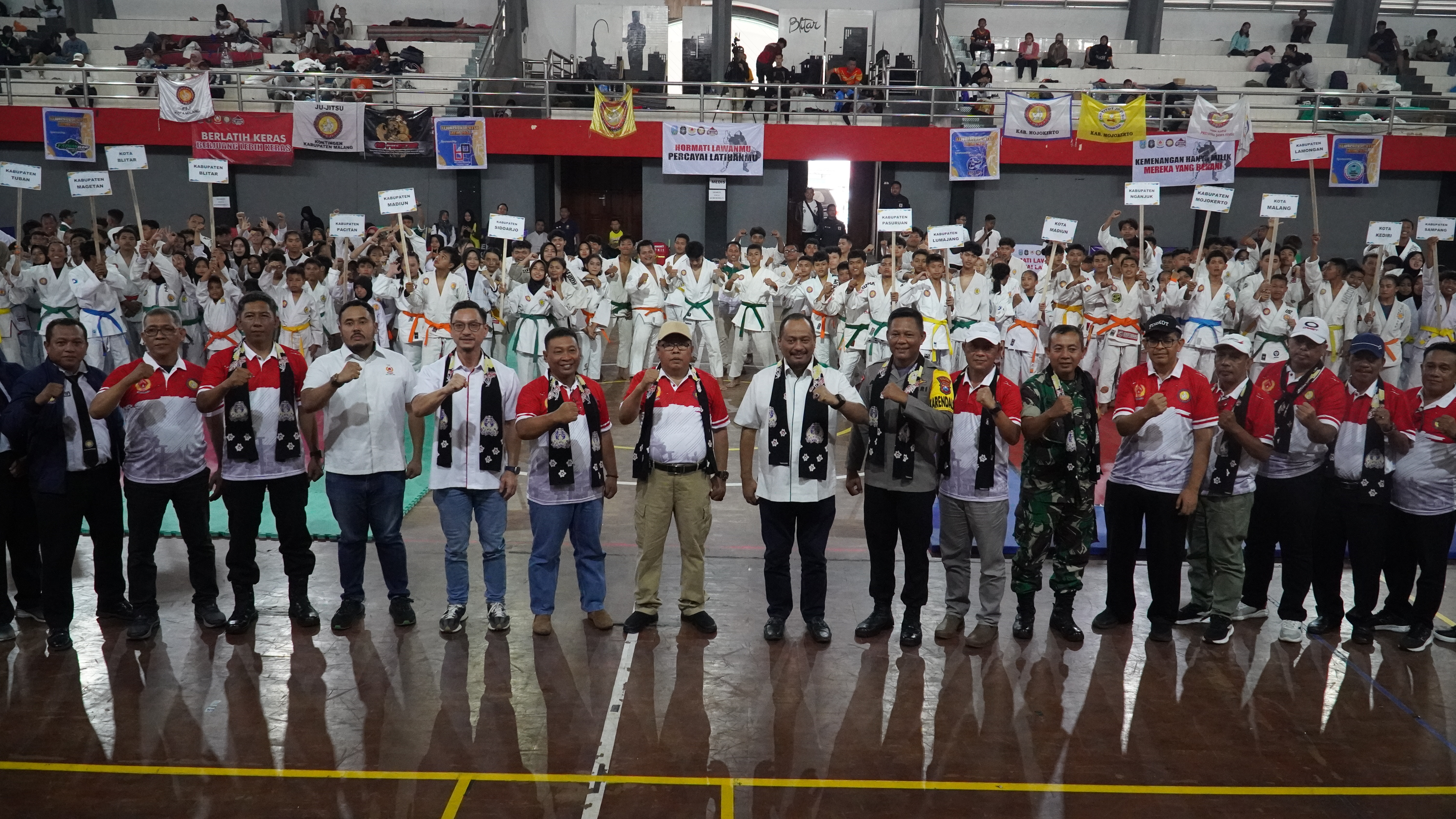 13 Desember 2024 -  Pembukaan KEJURPROV JUJITSU JAWA TIMUR di GOR SOEKARNO-HATTA