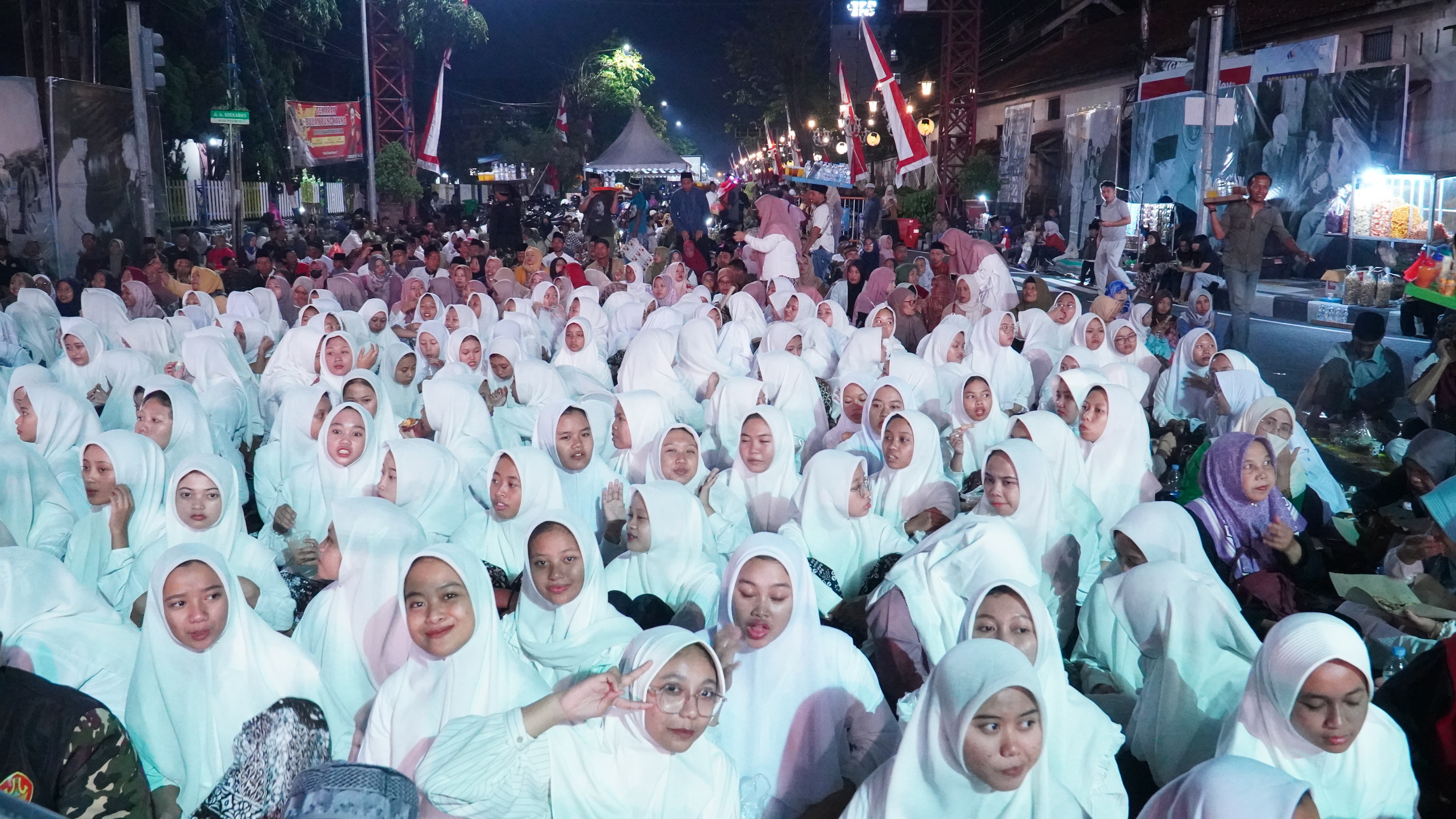 20 Juni 2025 - Selamatan Akbar HAUL BUNG KARNO di Perempatan PGSD UM Blitar
