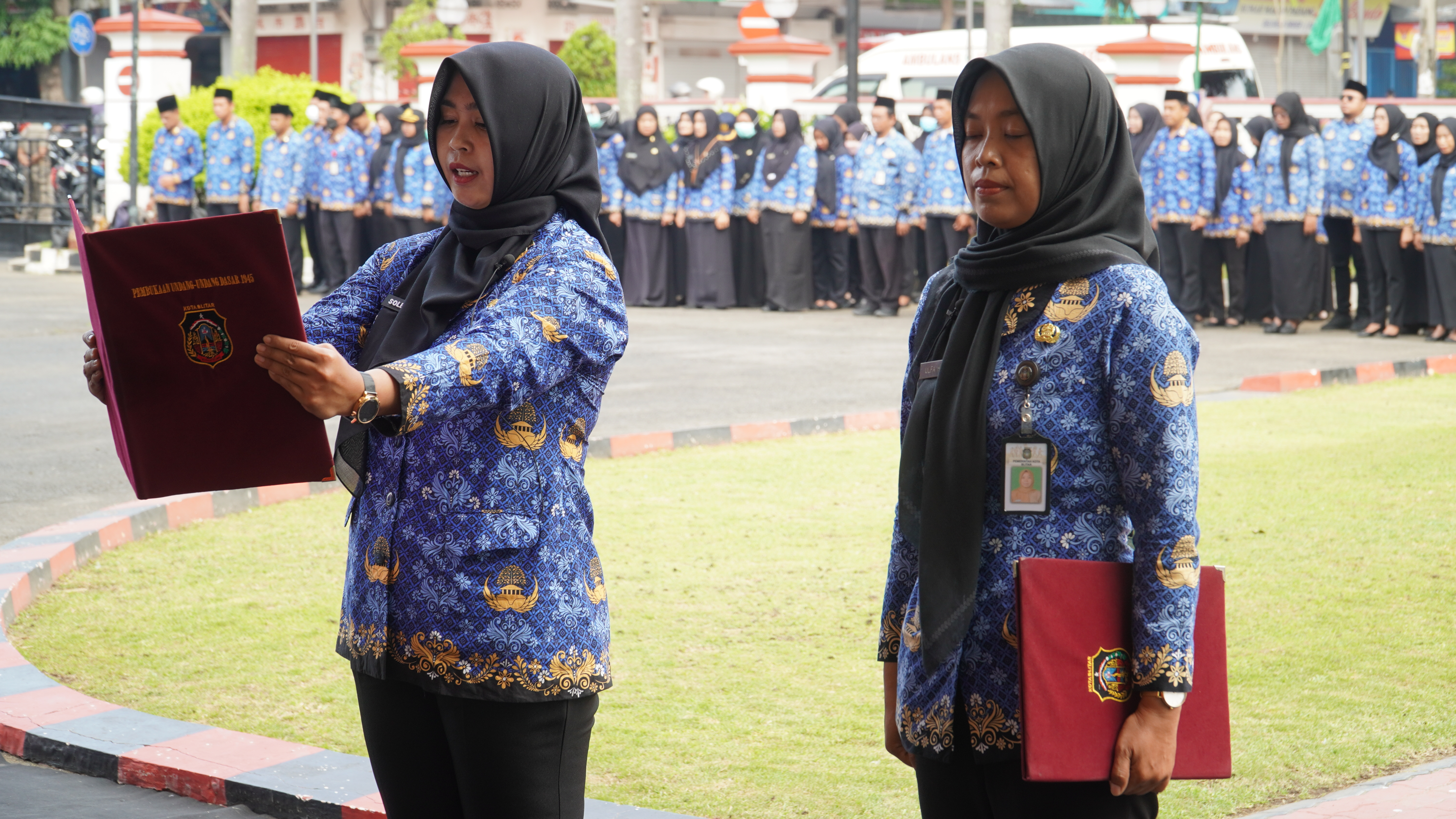 17 Januari 2025 - Upacara Rutin Tanggal 17 Bulan Januari 2025 dan Penyerahan Penghargaan Pengelolaan Data Statistik Sektoral