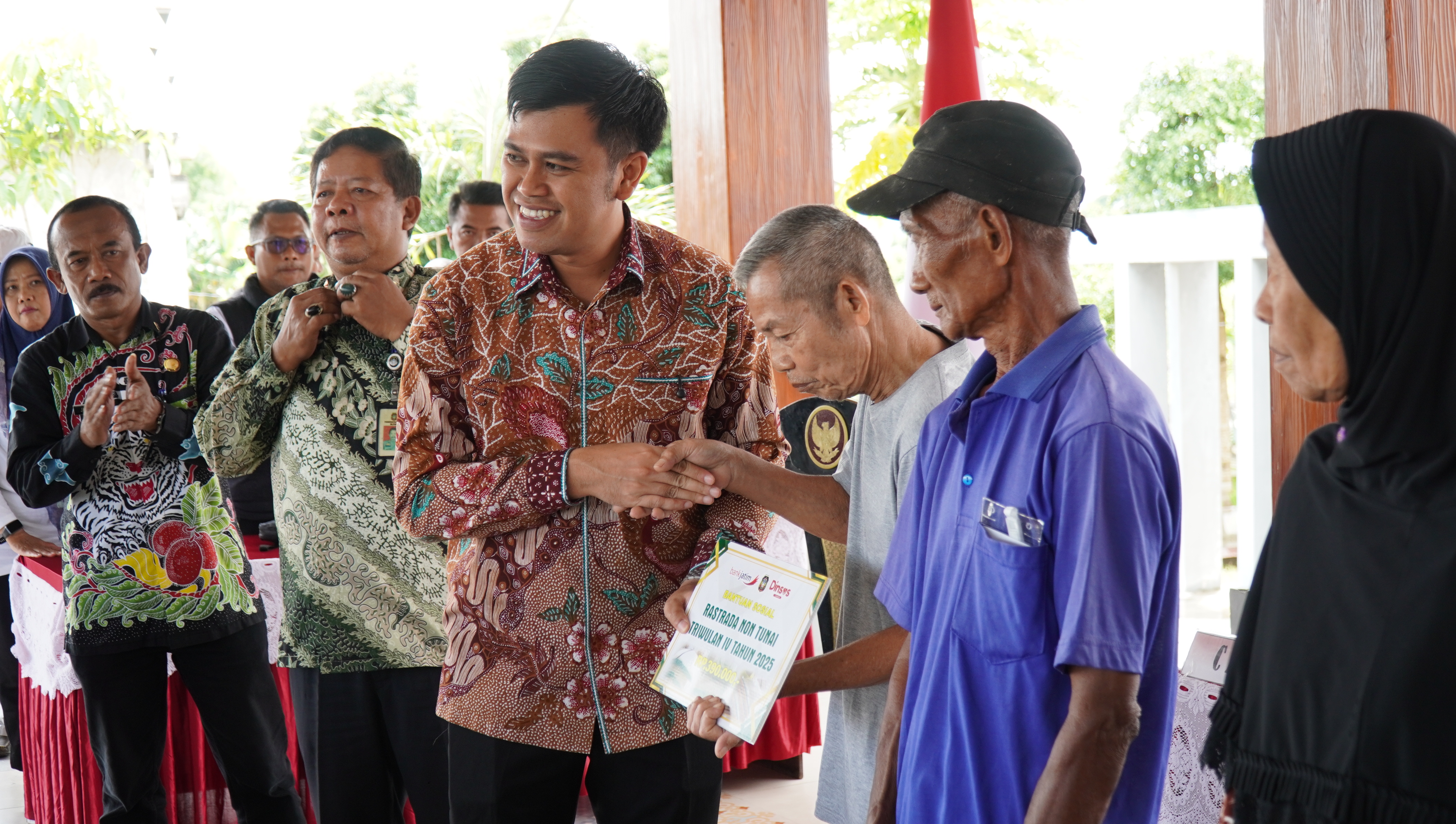 5 Desember 2025 - Penyerahan RASTRADA Tahap IV di Kel.Sananwetan, Kel.Sentul, Kel.Tlumpu