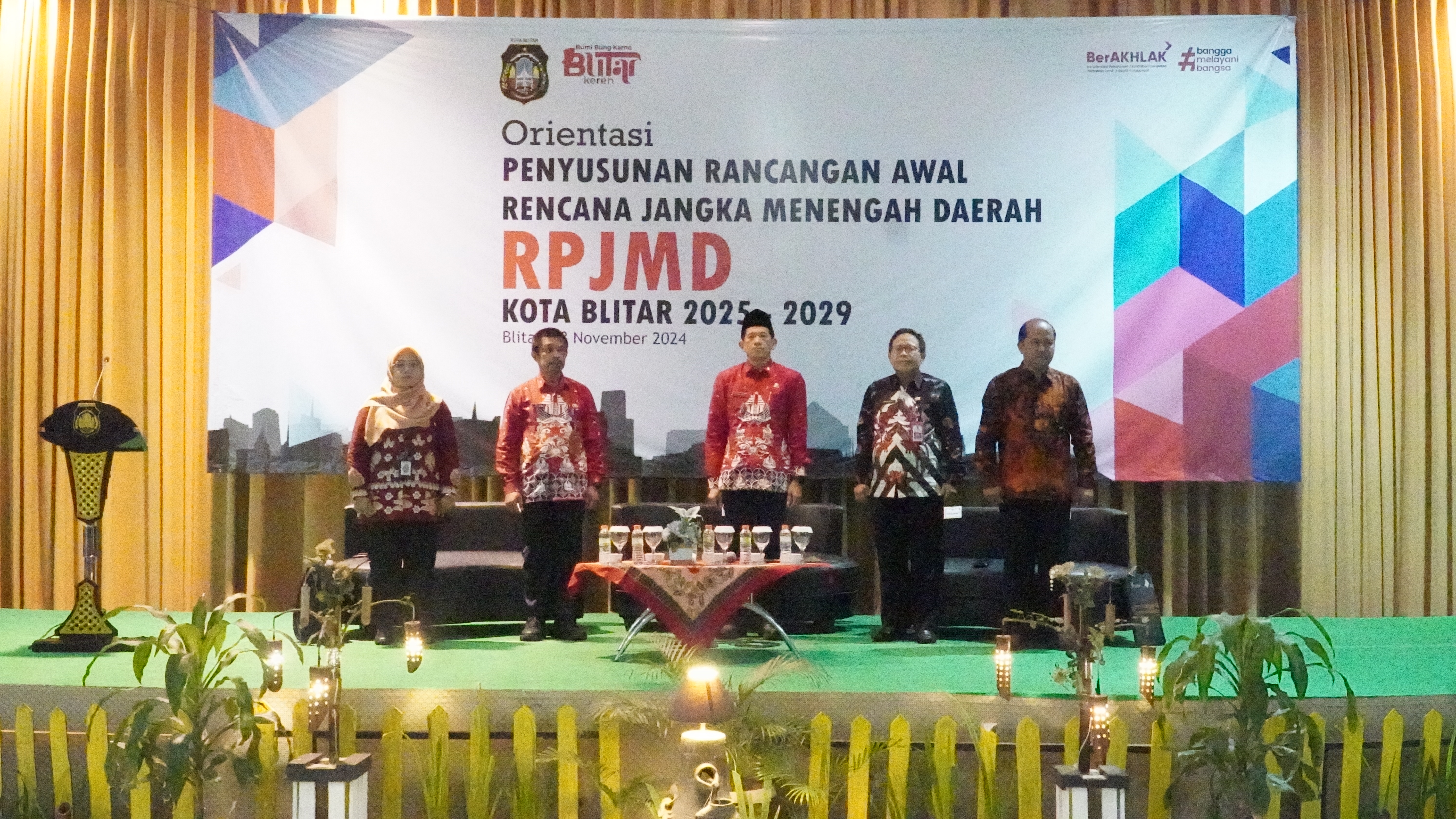 28 November 2024 -  Orientasi Penyusunan Perancangan Awal RPJMD Kota Blitar Tahun 2025 di Hall KAGAWARA Hotel PP