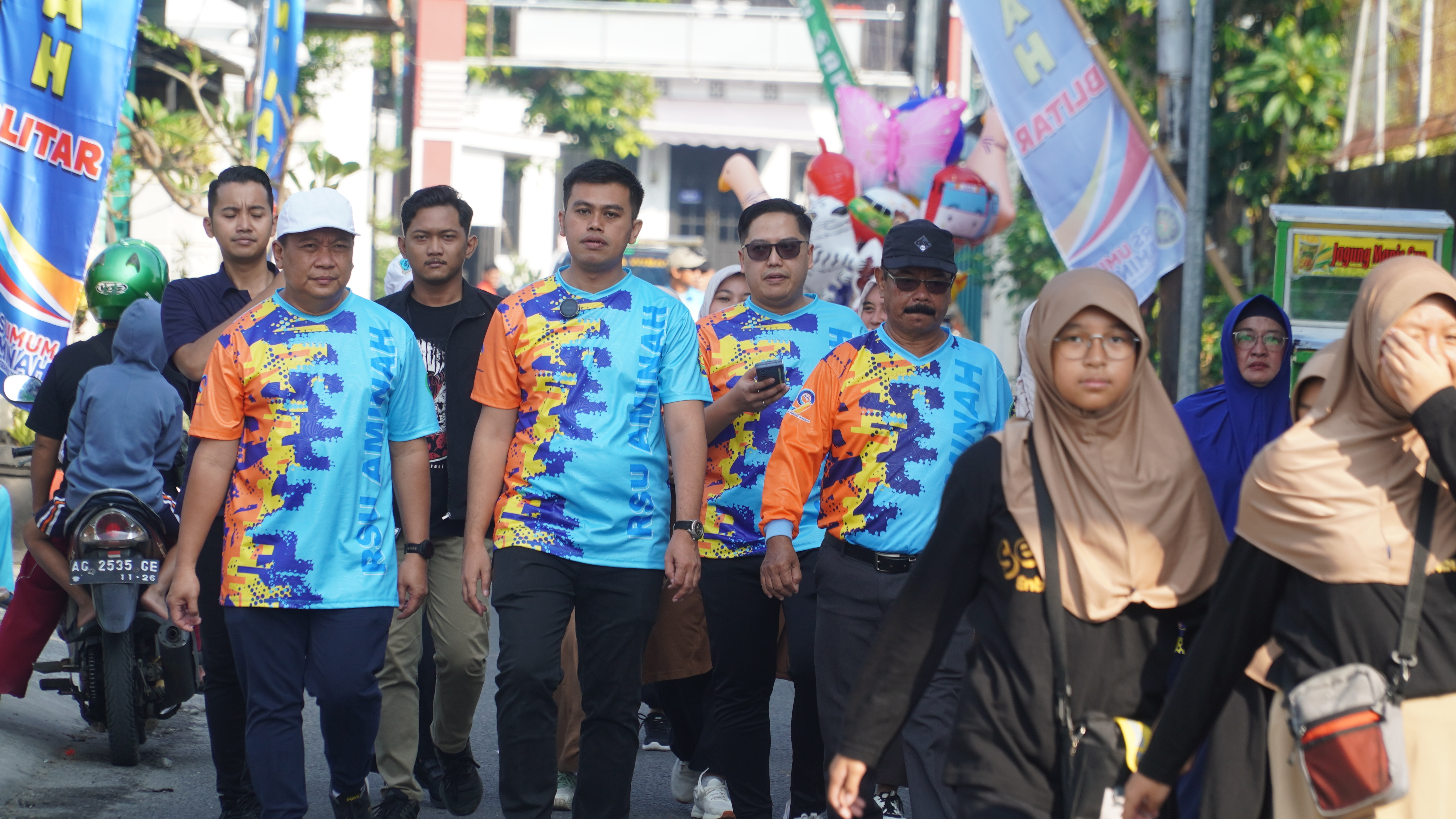 4 Mei 2025 - Jalan Sehat dalam rangka HUT RSU AMINAH K-19  di Lapangan Volly Warga Rw 07 Jl.Irian Kelurahan Kepanjenkidul