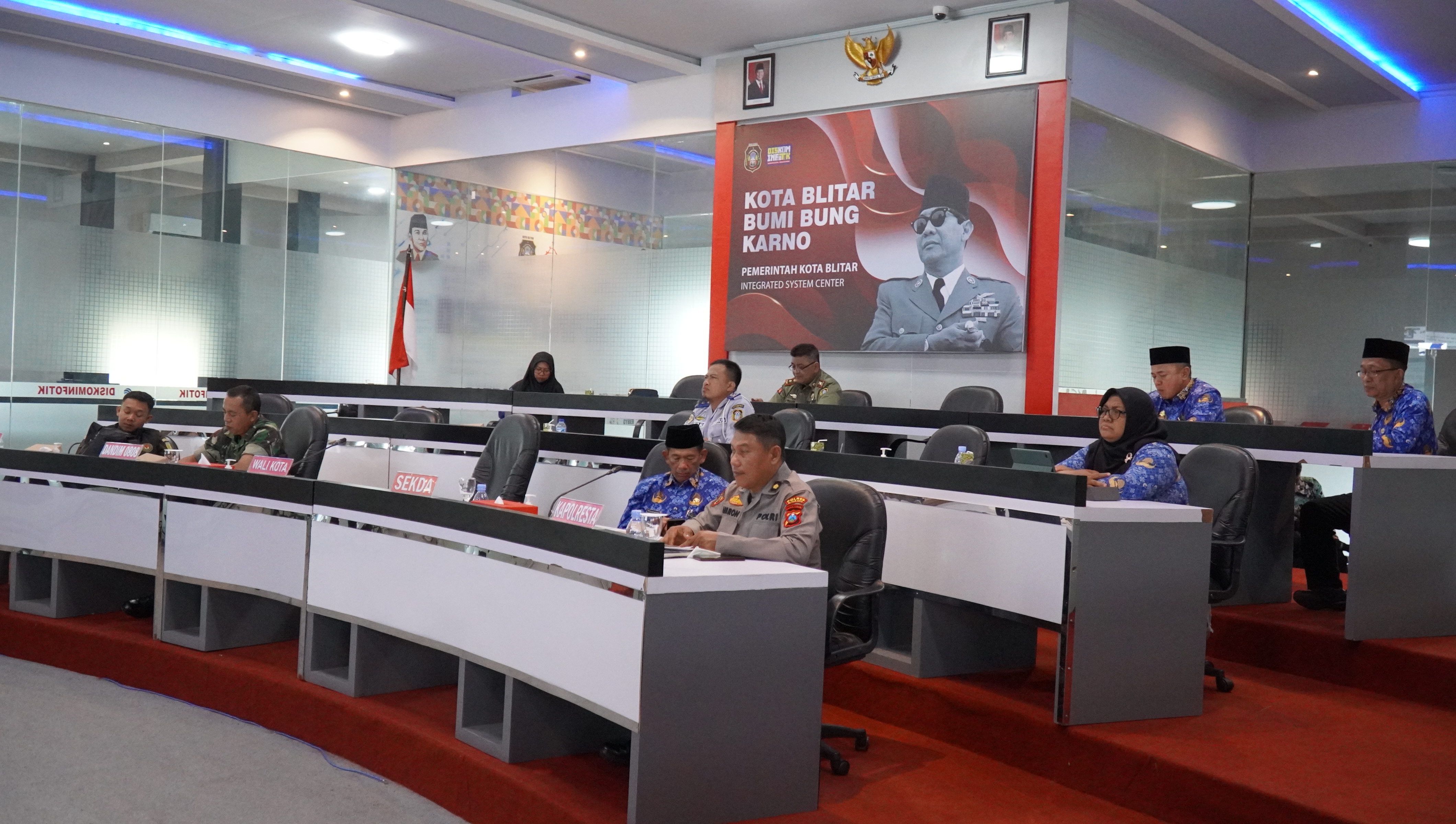 1 Desember 2025 - Zoom Meeting Rakor Antisipasi Momentum NATARU bersama MENDAGRI di Ruang ISC Diskominfotik