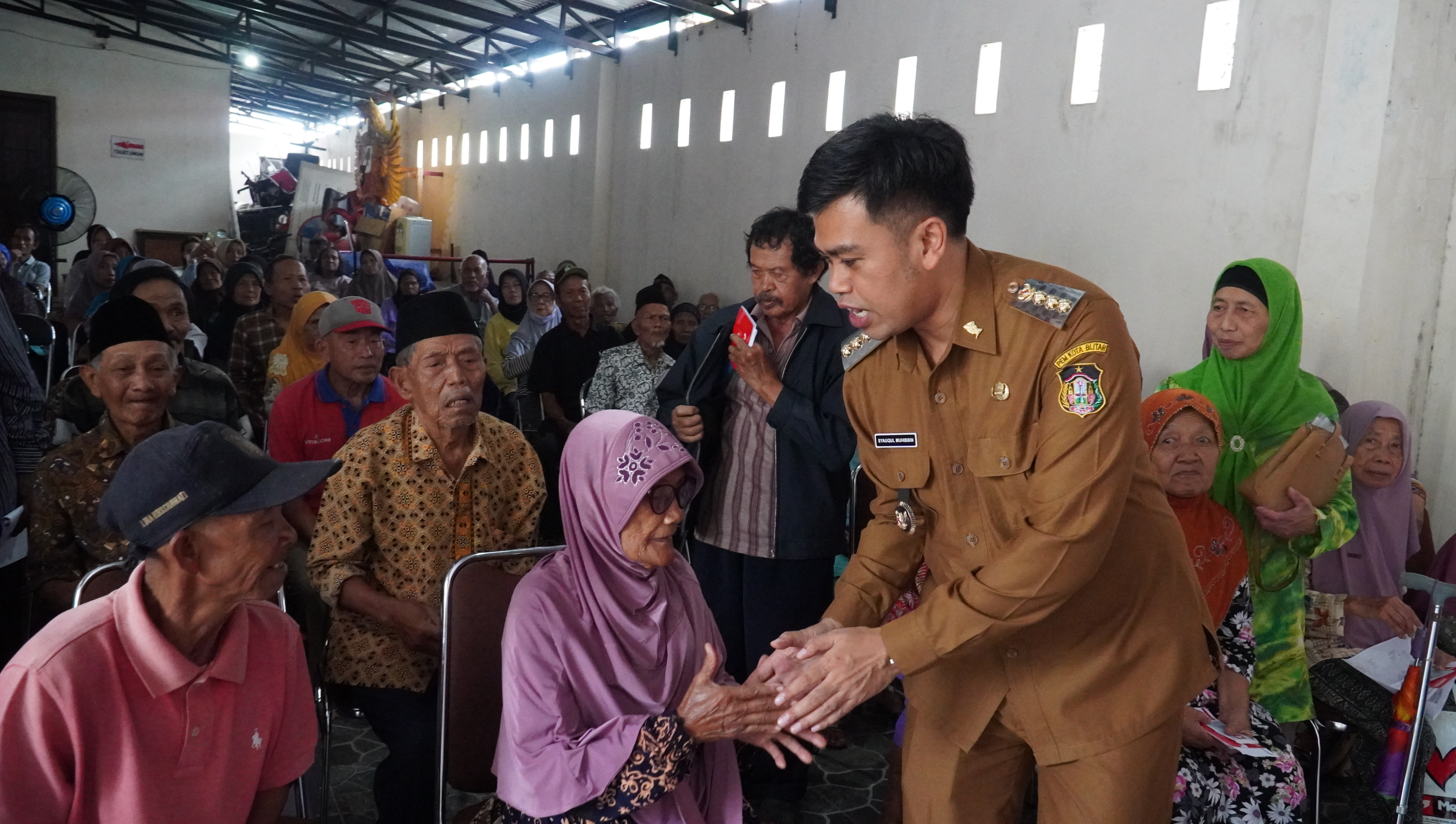 24 November 2025- Penyerahan Bansos PKH PLUS Tahap IV di Kantor Dinsos