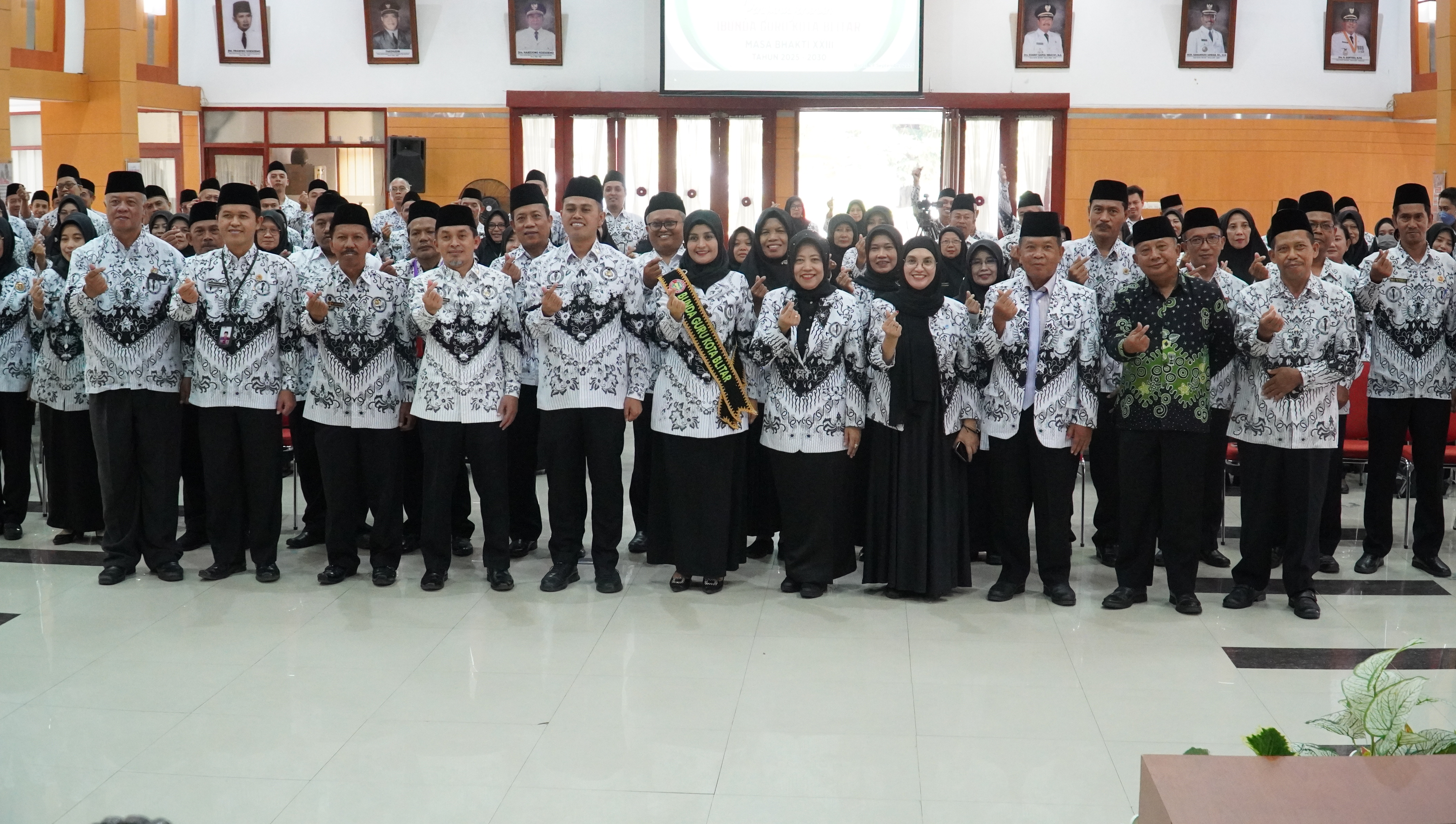 29 September 2025- Penganugerahan IBUNDA GURU KOTA BLITAR &amp;amp; PENGUKUHAN PENGURUS PGRI KOTA BLITAR  Masa Bhakti XXIII Tahun 2025-2030