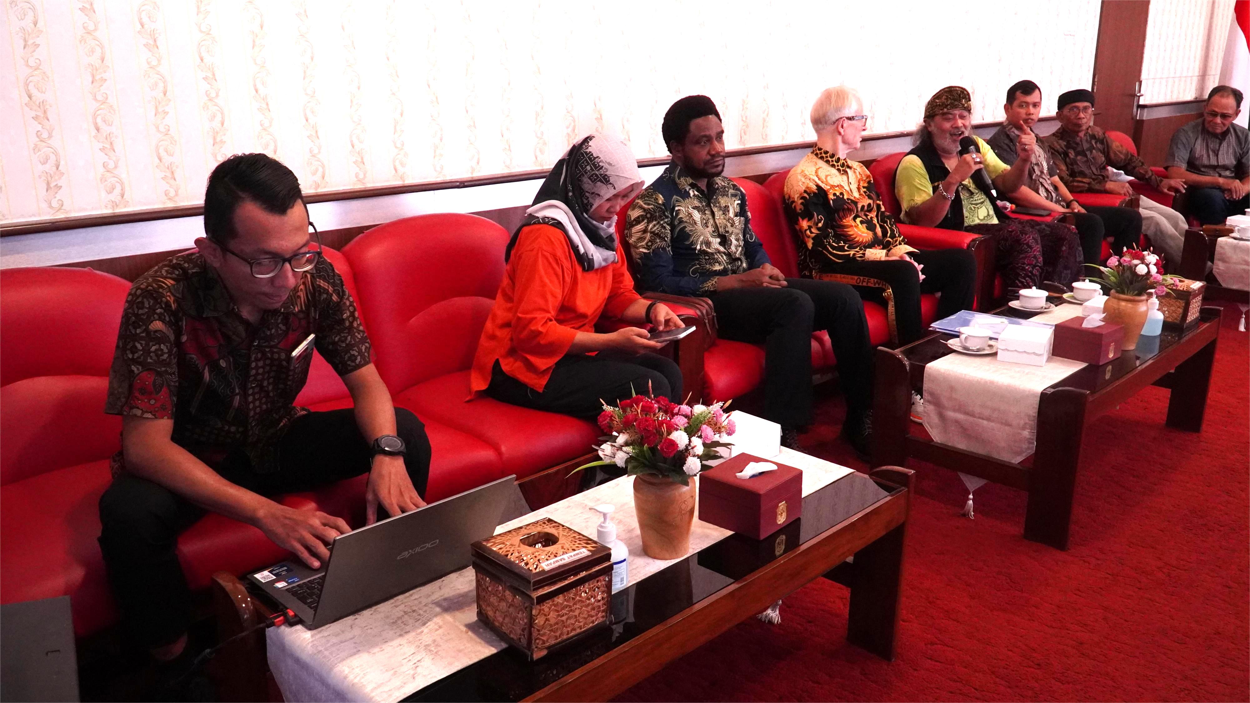 13 Juni 2025 - Penerimaan Audensi dari Dewan Seni &amp;amp; Budaya Kabupaten Blitar di Ruang Samaptaloka