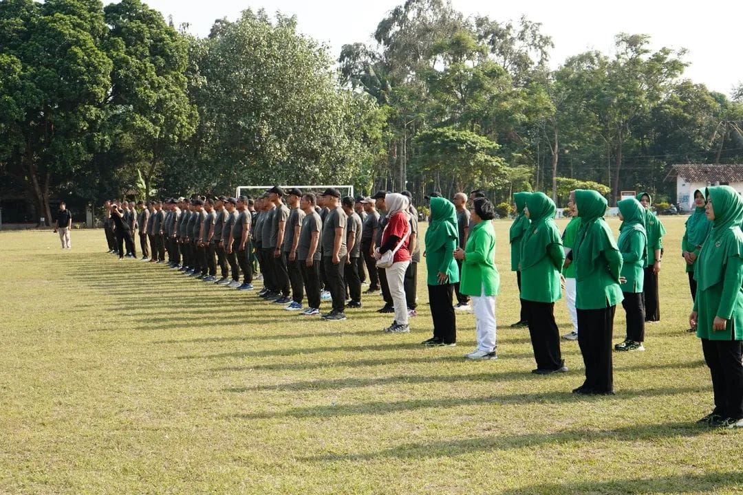 10 Oktober 2025-Senam &amp;amp; Penanaman Pohon bersama Kodim 0808 Blitar di Lahan Ketahanan Pangan KompiProduksi Kodim 0808 Dandong Srengat