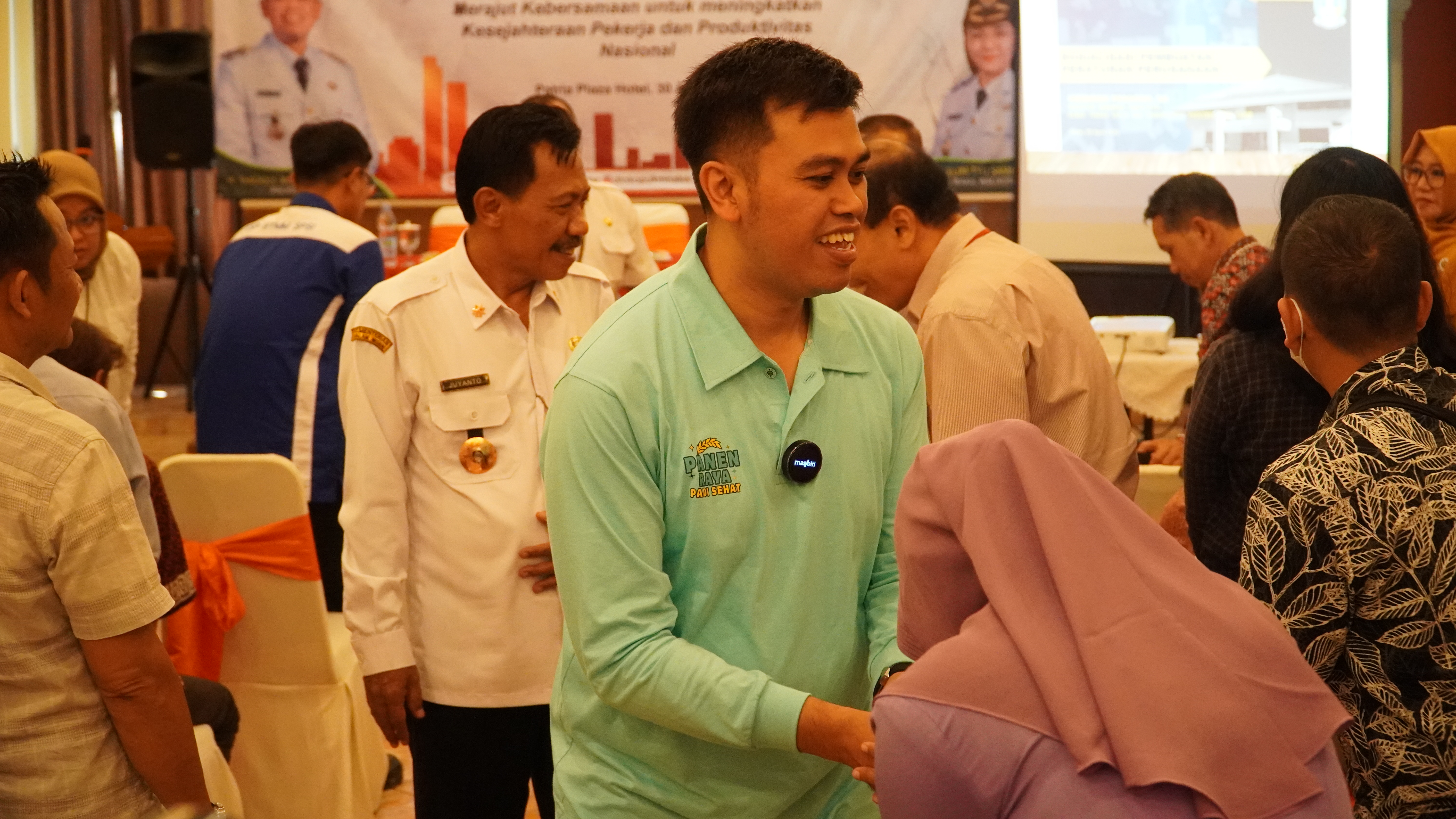 30 April 2025 - Pembukaan Sosialisasi Peraturan Ketenagakerjaan Tentang Pembuatan Peraturan Perusahaan di Ballroom Patria Plaza Hotel