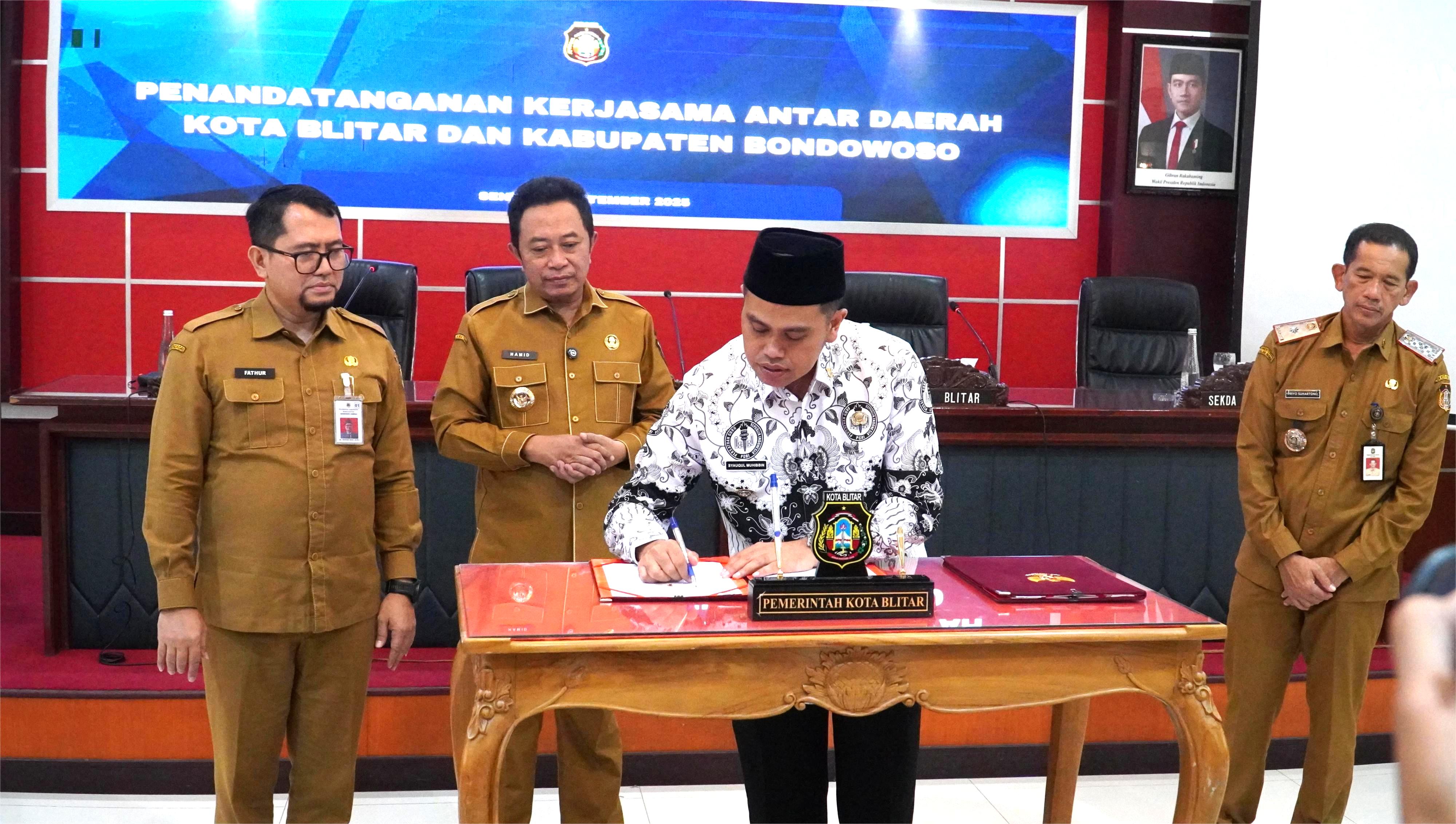 29 September 2025- Penandatanganan MOU antara PEMKOT BLITAR dengan PEMKAB BONDOWOSO