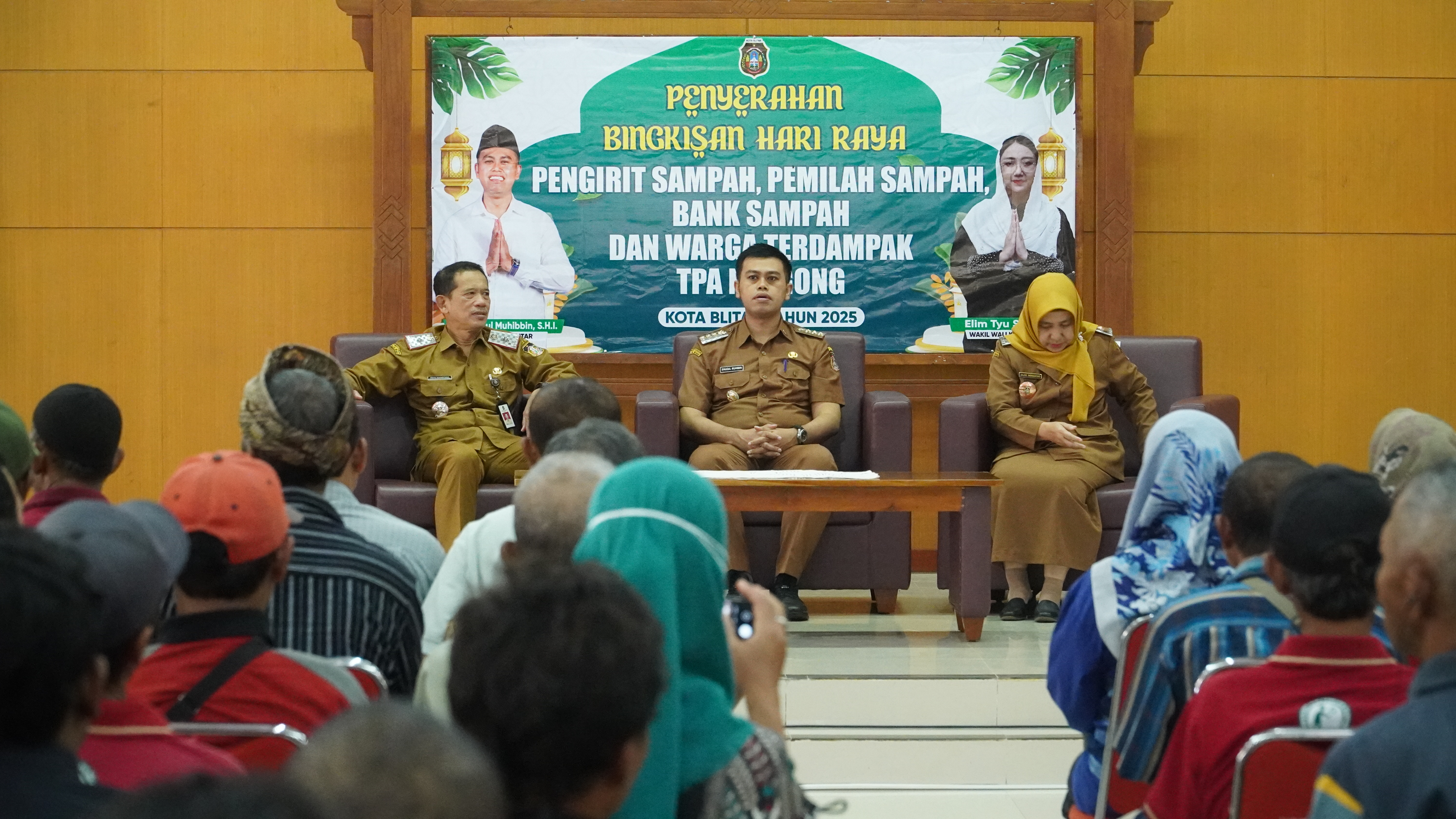 24 Maret 2025 - Penyerahan bantuan bagi Pengirit sampah, warga terdampak TPA &amp;amp; Pengurus Bank Sampah
