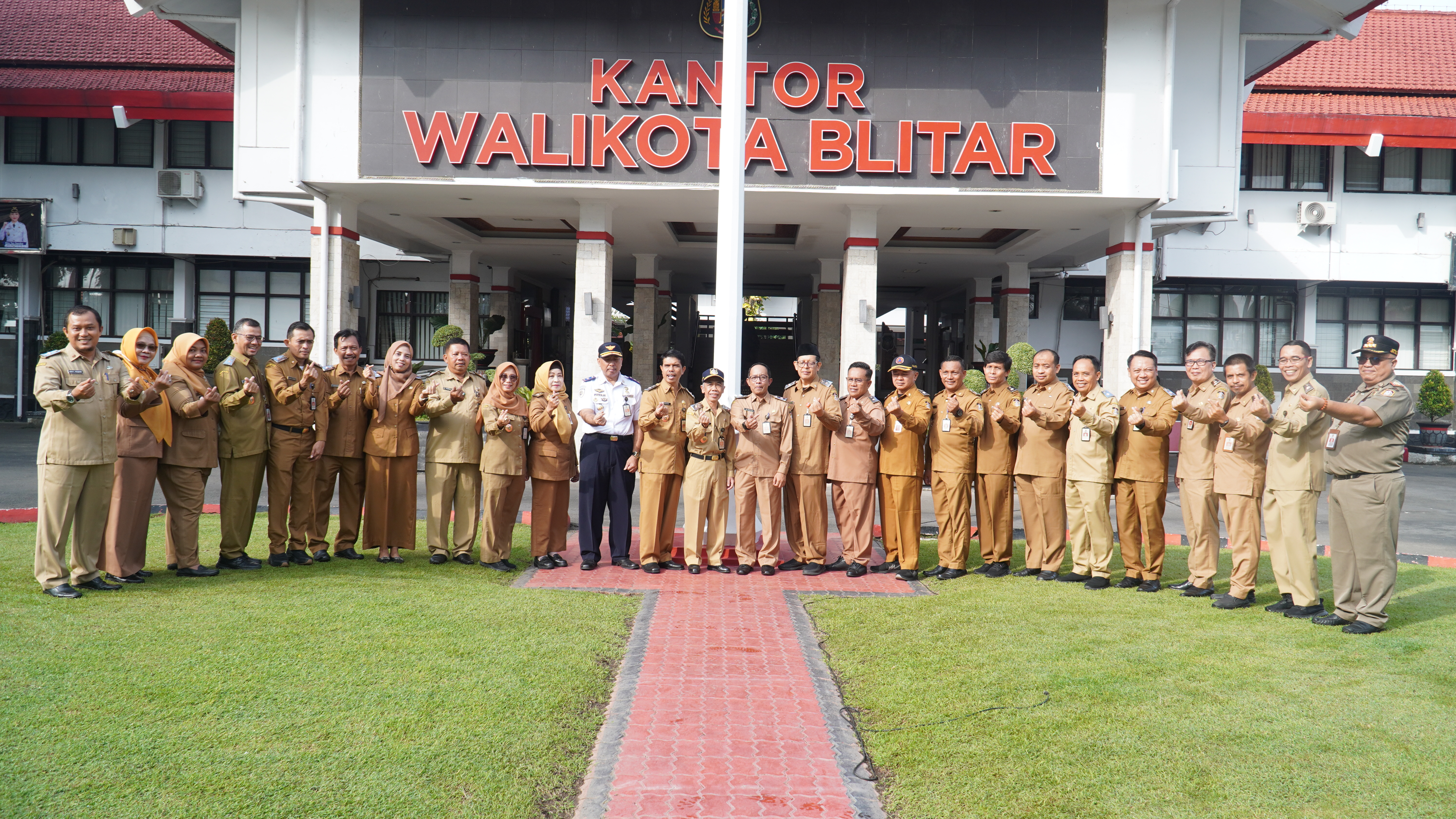 26 Mei 2025 - Apel Gabungan ASN PEMKOT BLITAR ( RSUD MARDI WALUYO)