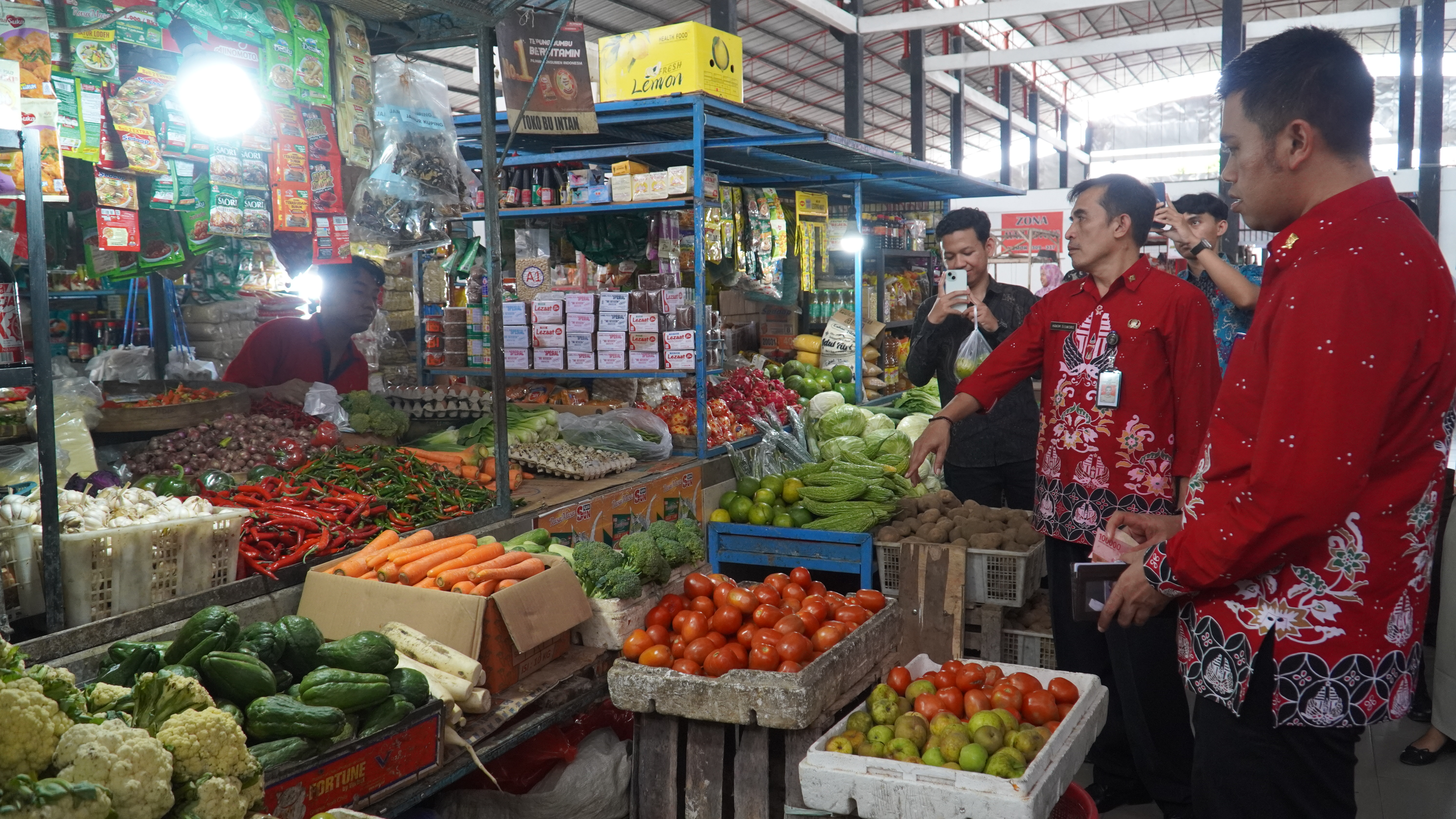 27 Maret 2025 - Walikota Blitar Belanja di  PASAR PON