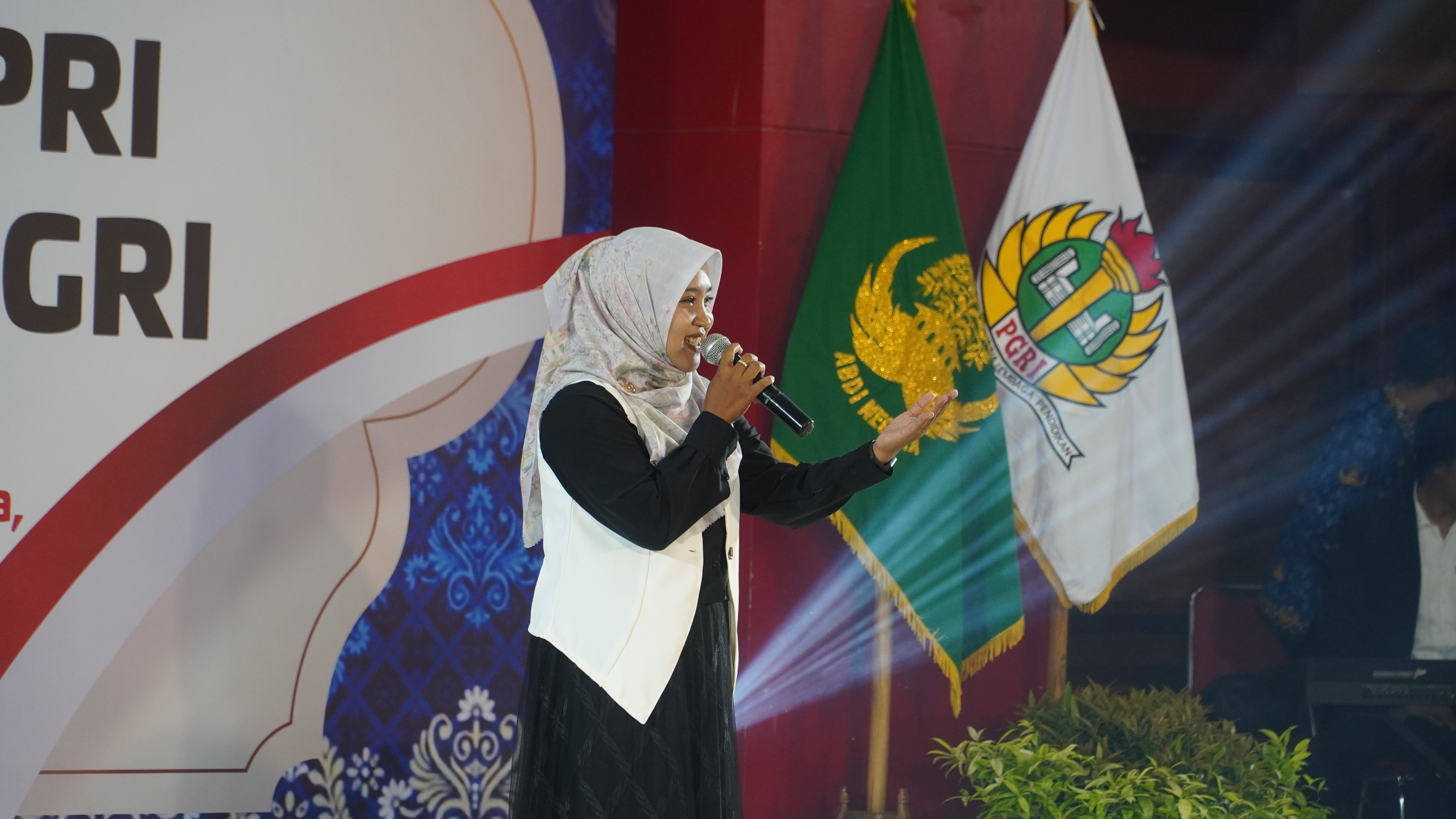 3 Desember 2024 -  Tasyakuran HUT Ke-53 KORPRI &amp;amp; HUT Ke-79 PGRI Kota Blitar Tahun 2024