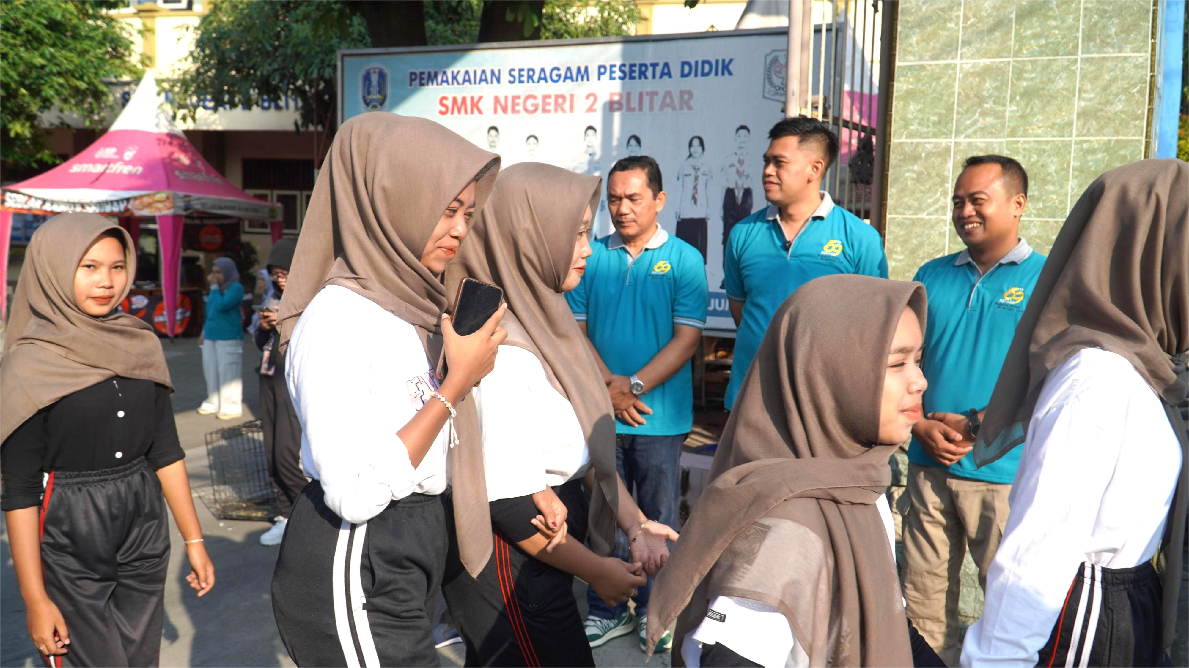 31 Juli 2025-Pemberangkatan Jalan Sehat dalam rangka Dies Natalis SMKN 2 Kota Blitar