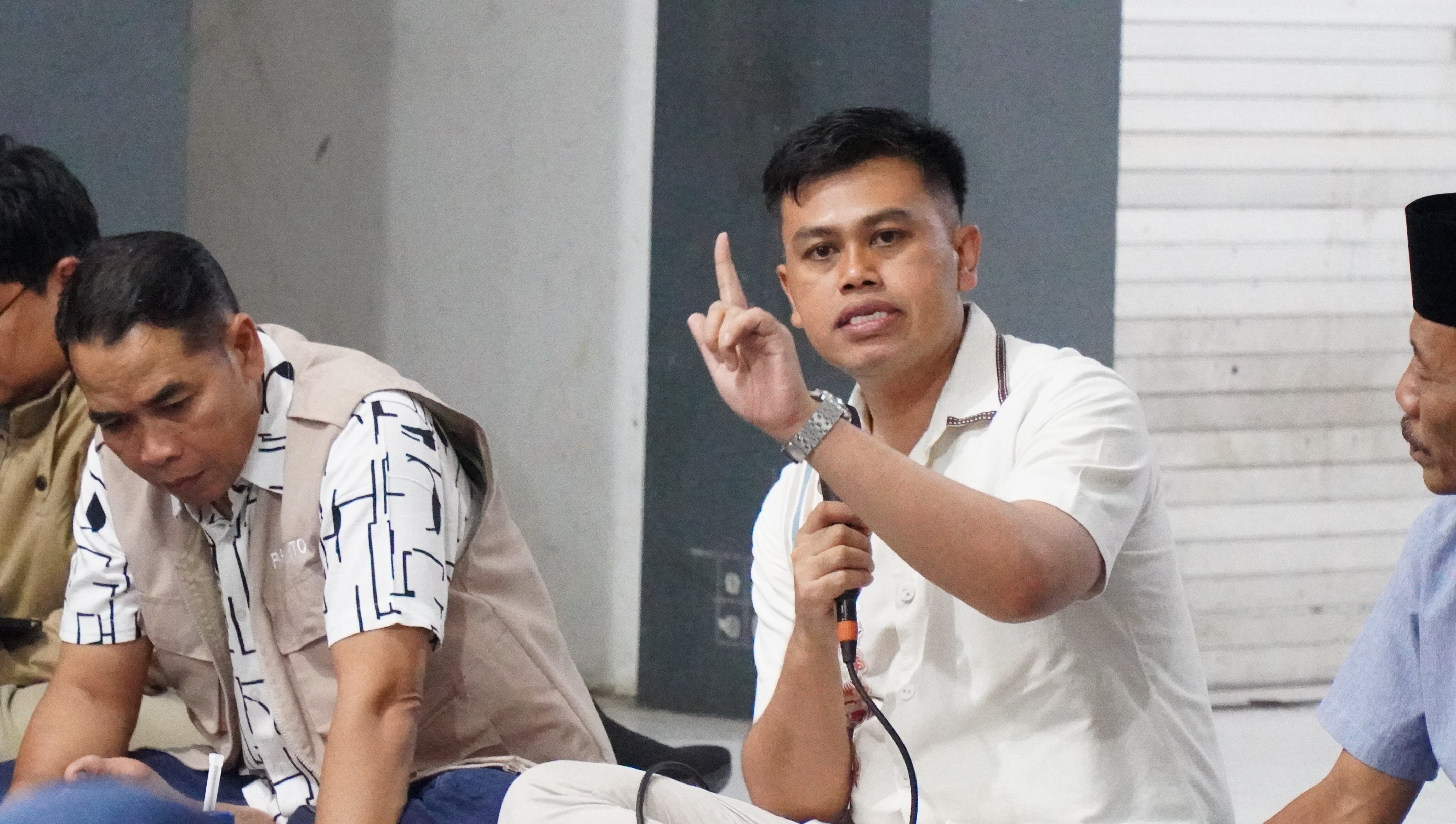 Audensi dengan Pedagang Pasar Legi di Pasar Wage