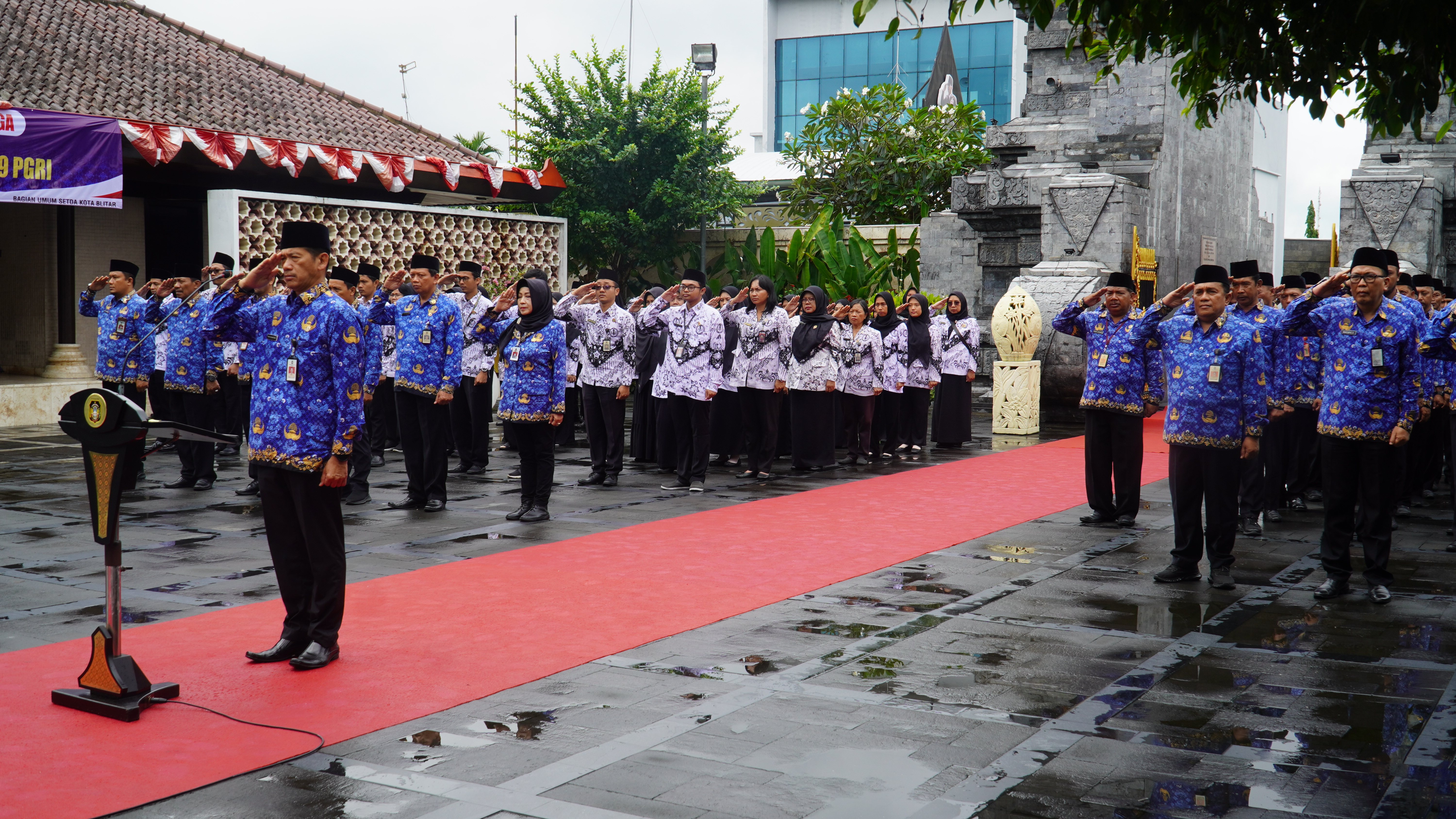 29 November 2024 -  Upacara Ziarah Tabur Bunga HUT ke-53 KORPRI &amp;amp; HUT PGRI ke-79 di MBK